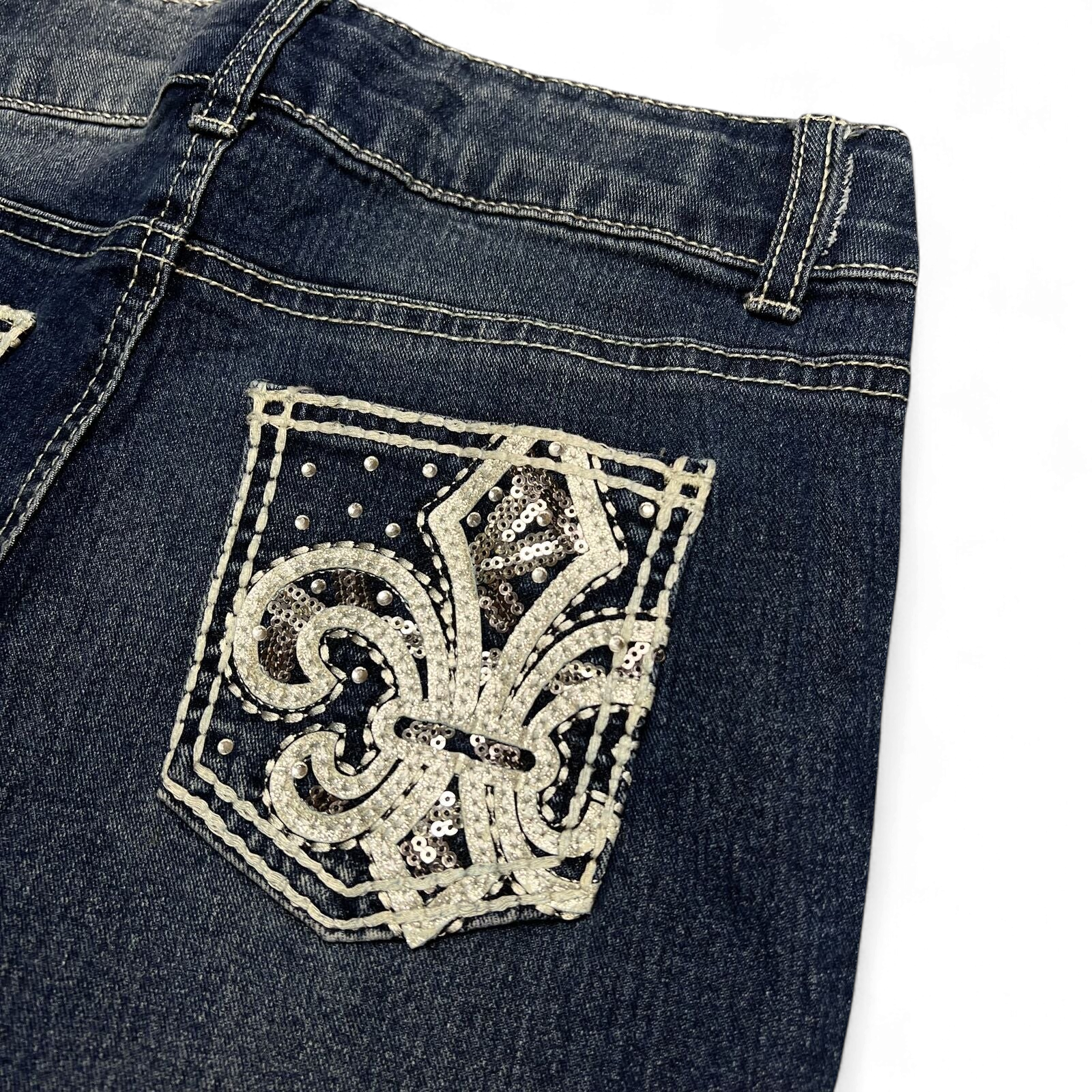 TWC Vintage Damen Y2K Bootcut Jeans mit aufwendig bestickter Gesäßtasche mit Pailletten und Nieten in Dunkelblau