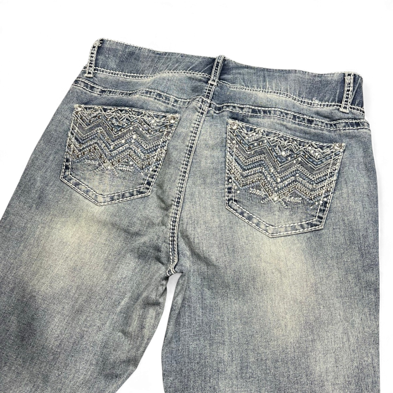 TWC Vintage Damen Y2K Bootcut Jeans in verwaschenem Blau mit aufwendig bestickten Gesäßtaschen und Strasssteinen