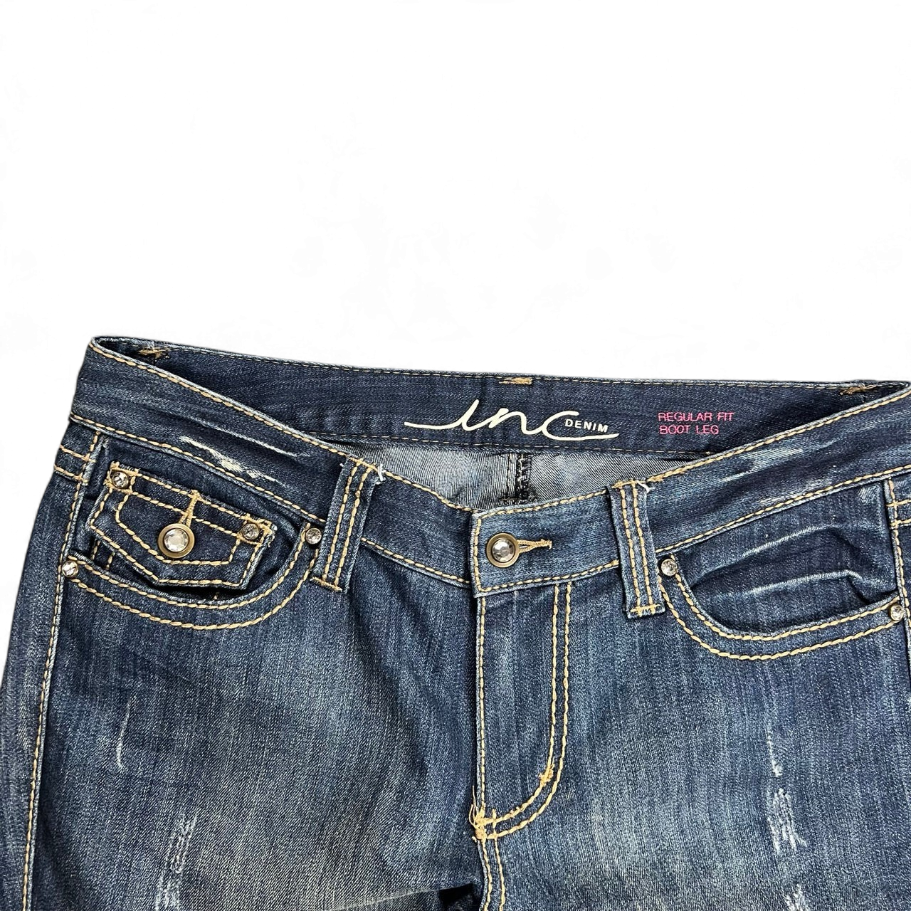 TWC Vintage Damen Y2K Bootcut Jeans in Dunkelblau mit Kontrastnähten und Strasssteinen an den Taschen