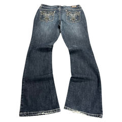 TWC Vintage Damen Y2K Bootcut Jeans in Dunkelblau mit verzierten Gesäßtaschen und ausgefranstem Saum