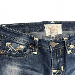 TWC Vintage Damen Y2K Straight Leg Jeans in Dunkelblau mit kontrastierenden Ziernähten und Logo-Knöpfen