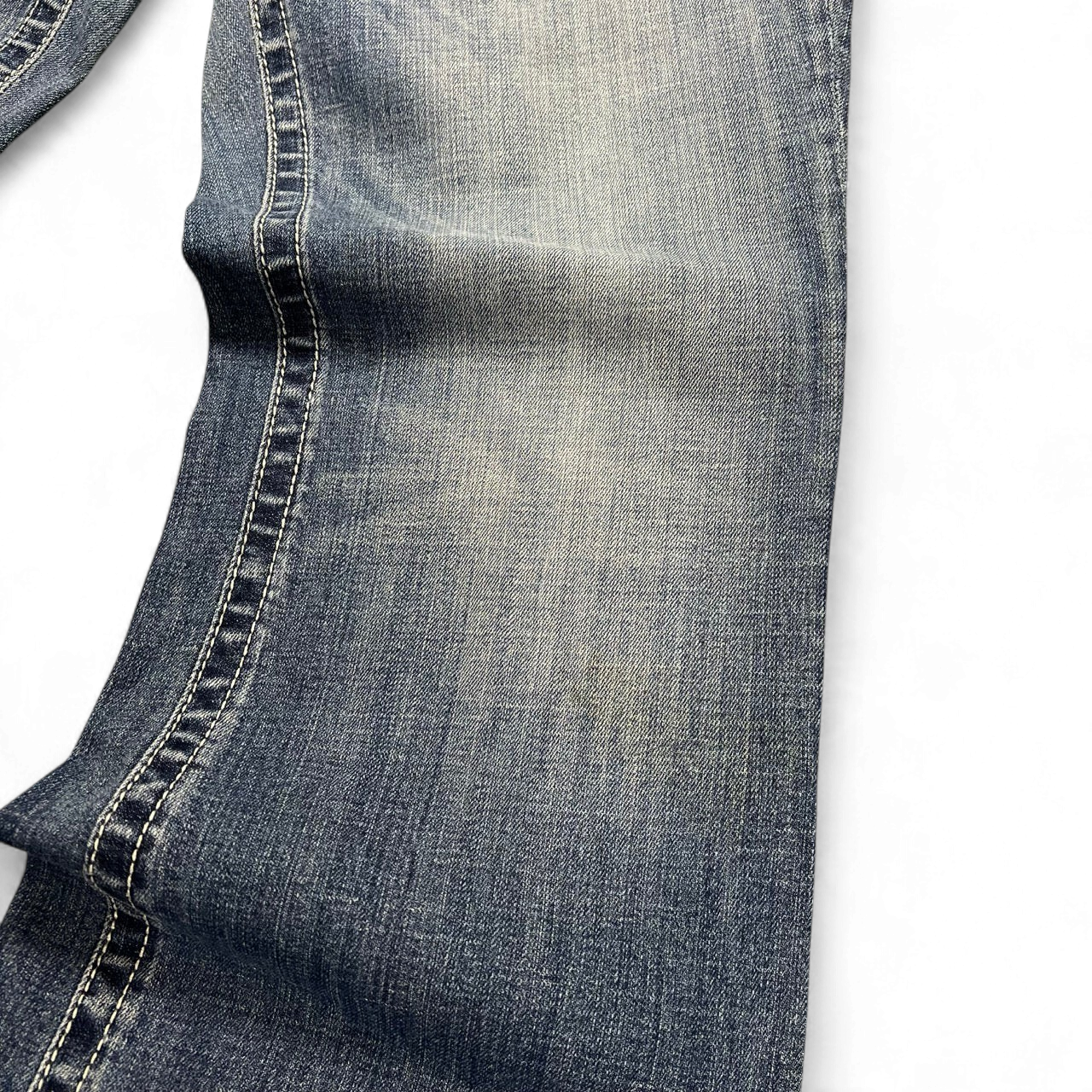 TWC Vintage Damen Y2K Bootcut Jeans in verwaschenem Blau mit markanten Kontrastnähten