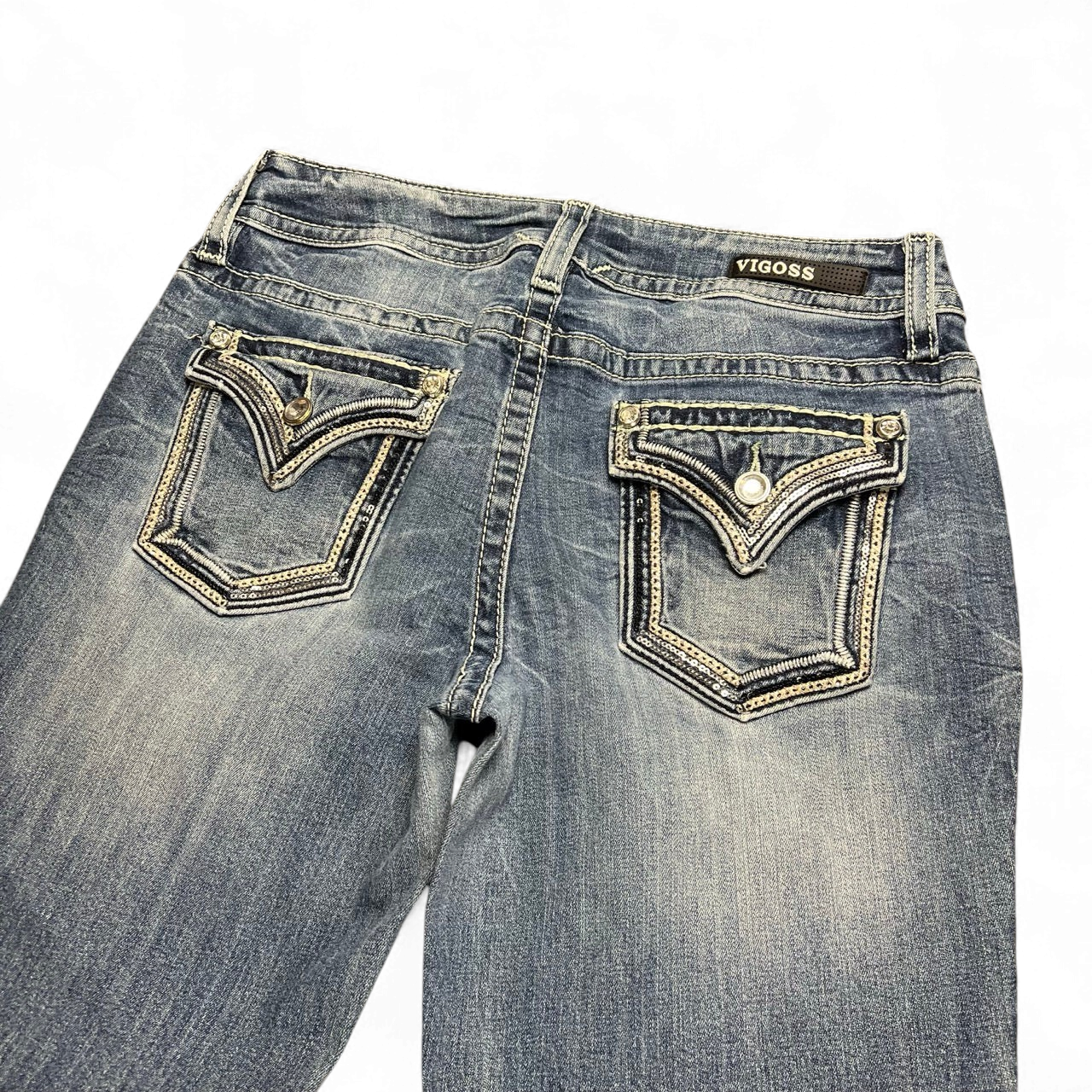 TWC Vintage Damen Y2K Bootcut Jeans in Blau mit verzierten Gesäßtaschen und Ziernähten