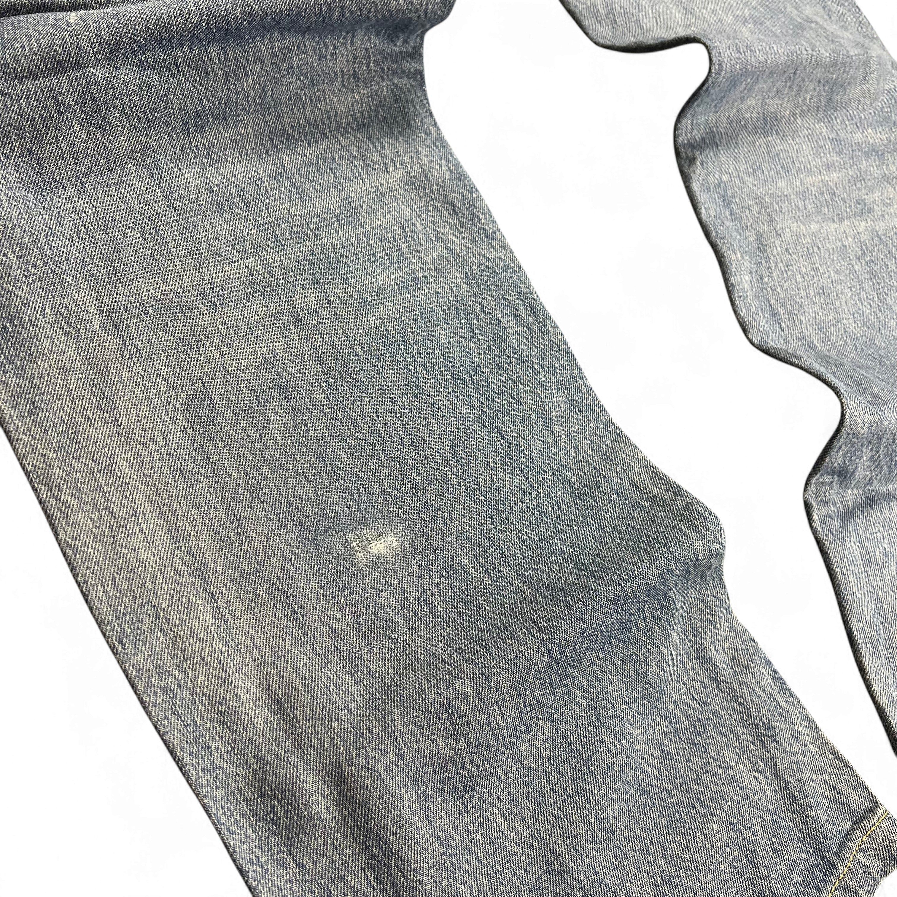 TWC Vintage Diesel Larkee Straight Jeans in blauem Denim mit leichter Abnutzung am Bein