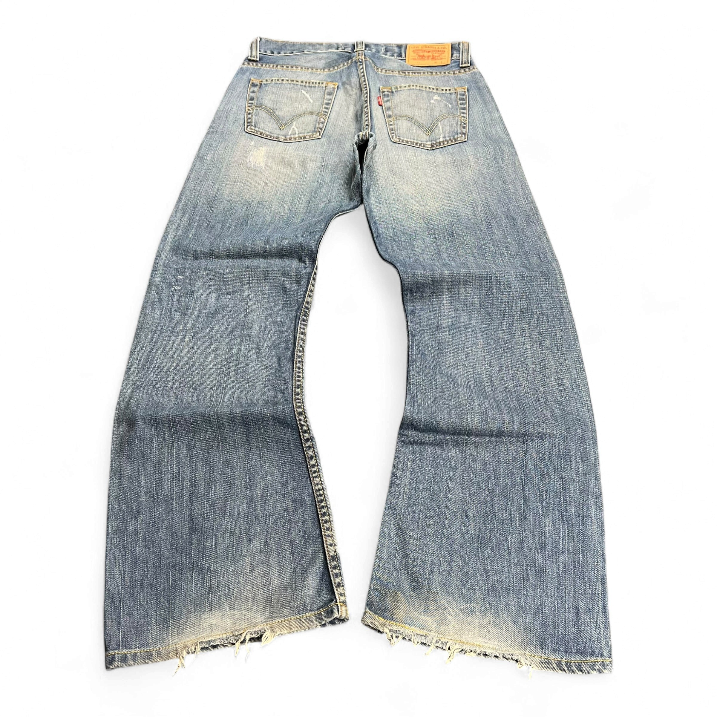 TWC Vintage Levi’s 512 Bootcut Jeans in verwaschenem Blau mit ausgefransten Säumen und klassischem Five-Pocket-Design