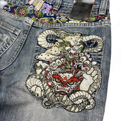 TWC Vintage Jeans mit detaillierter japanischer Jizo-Stickerei auf der Gesäßtasche und floralem Innenbund