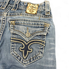 TWC Vintage Rock Revival Jeans mit blauer Waschung, aufwendigen Stickereien auf der Gesäßtasche und Metall-Logo-Patch