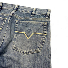 TWC Vintage Diesel Straight Jeans in verwaschenem Blau mit markanter Gesäßtaschen-Naht und Gürtelschlaufen