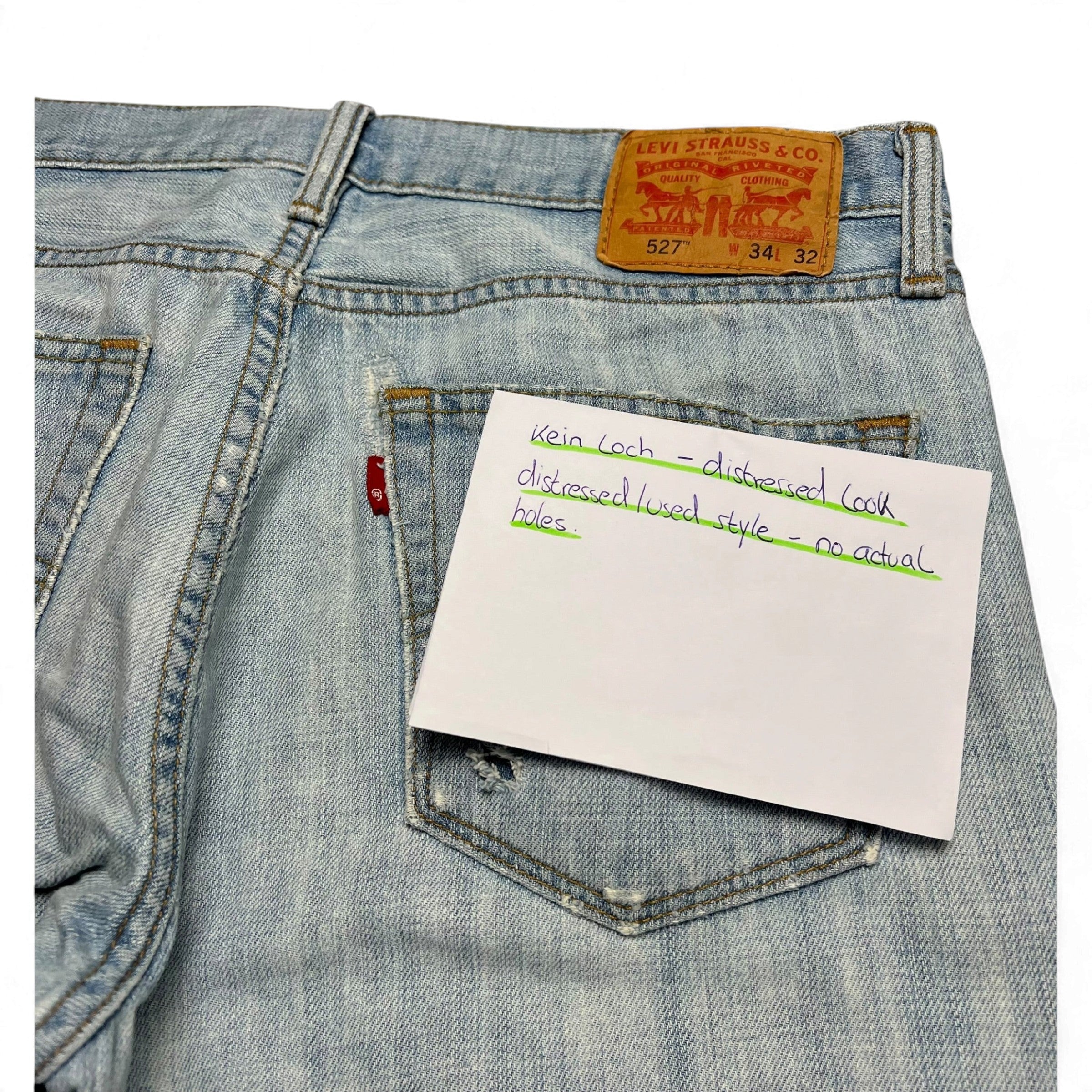 TWC Vintage Levi’s 527 Bootcut Jeans in hellblauem Denim mit Distressed-Optik und Leder-Patch an der Rückseite