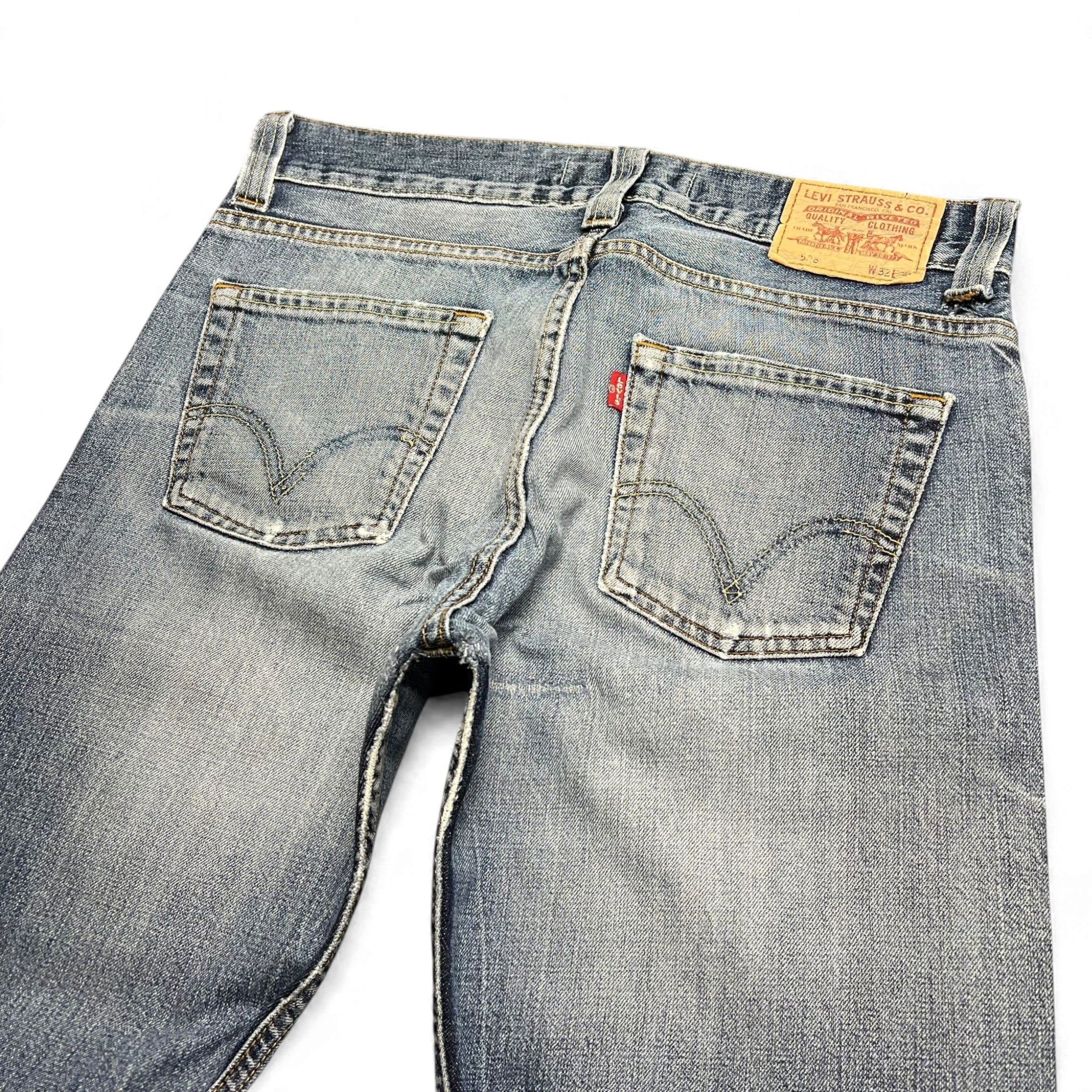 TWC Vintage Levi's 506 Straight Jeans in hellblauem Denim mit klassischem Lederpatch und Gesäßtaschen