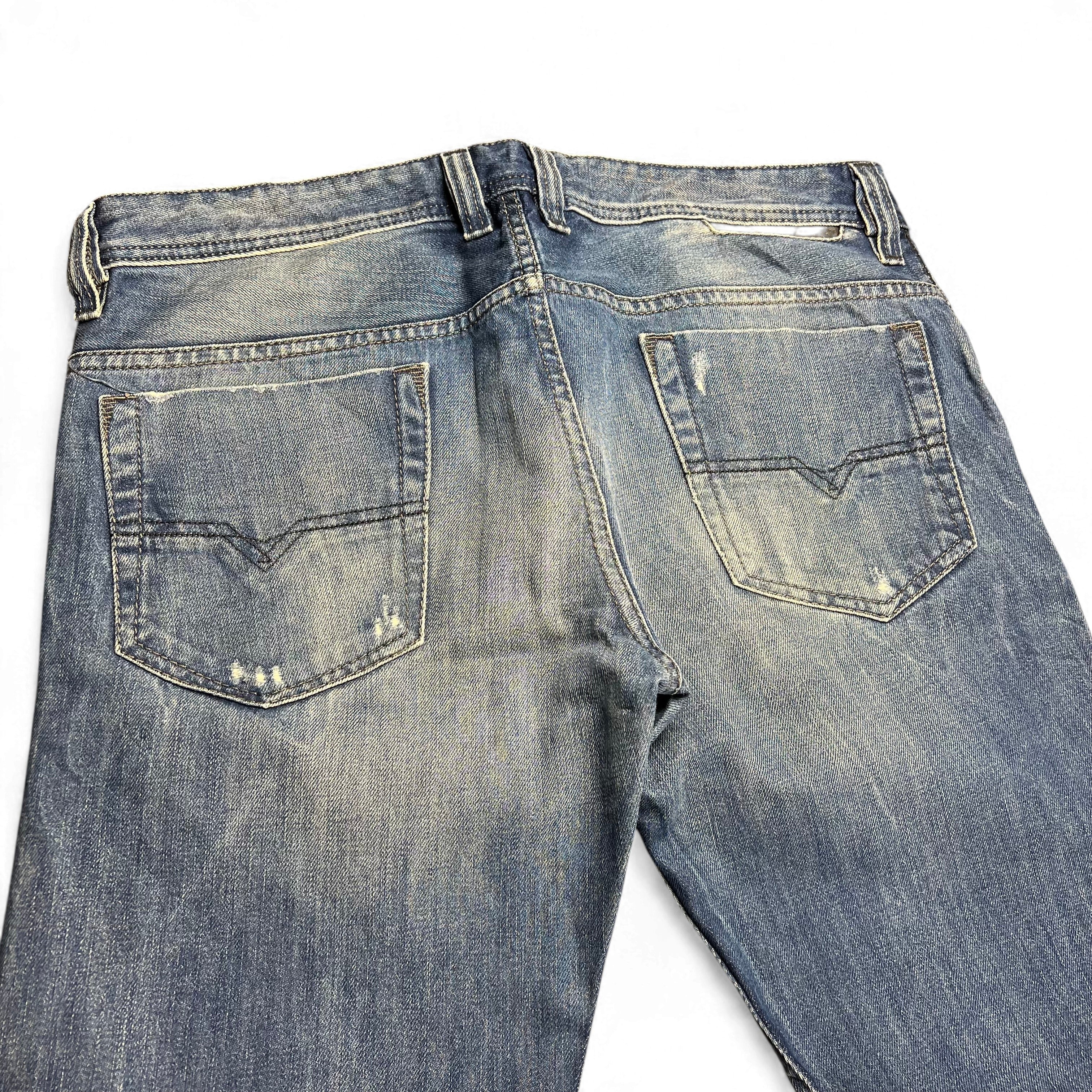 TWC Vintage Diesel Safado Straight Jeans in verwaschenem Blau mit Distressed-Details und Gesäßtaschen