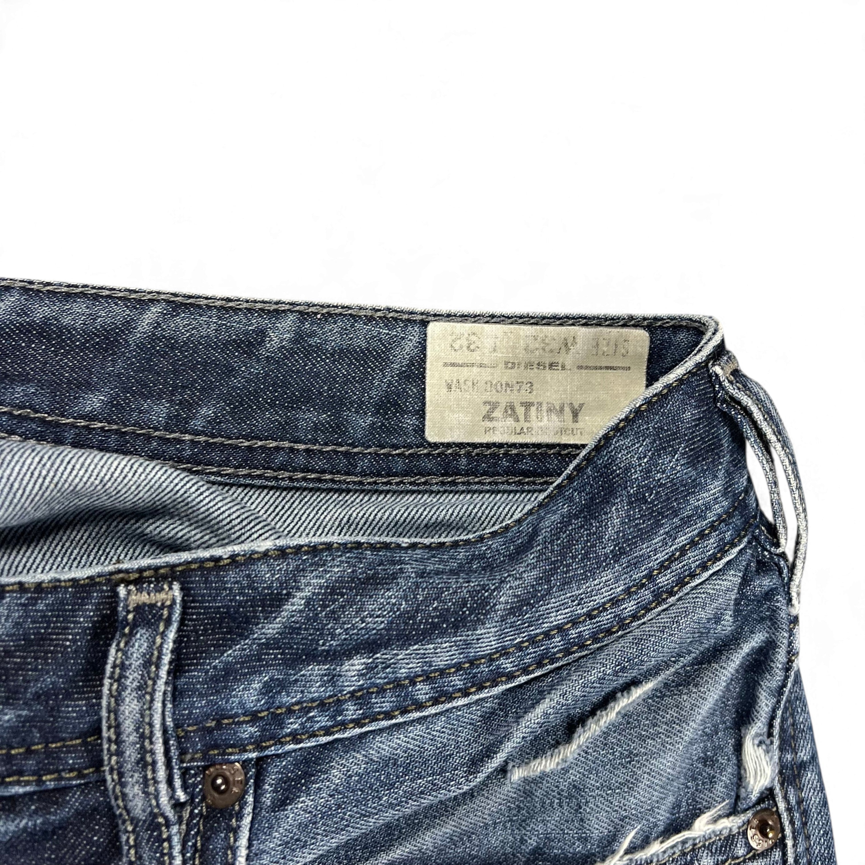 TWC Vintage Diesel Zatiny Jeans in verwaschenem Blau mit geradem Bein und Leder-Label am Bund