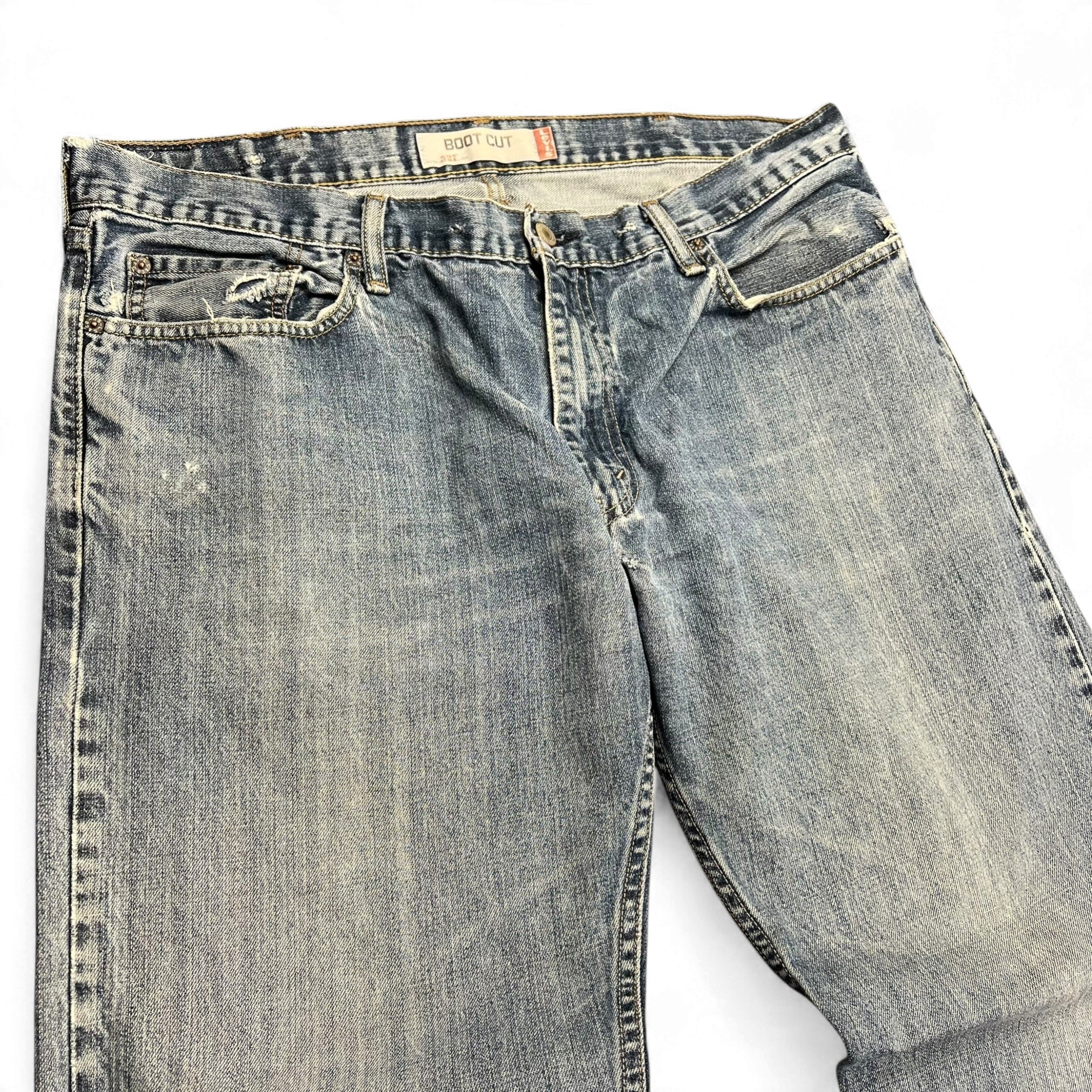 TWC Vintage Levi’s 527 Bootcut Jeans in verwaschenem Blau mit Used-Optik und klassischem Five-Pocket-Design