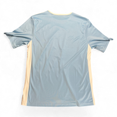 TWC Vintage Adidas Sport-T-Shirt in Babyblau mit weißen Seiteneinsätzen, Rückansicht, Größe M