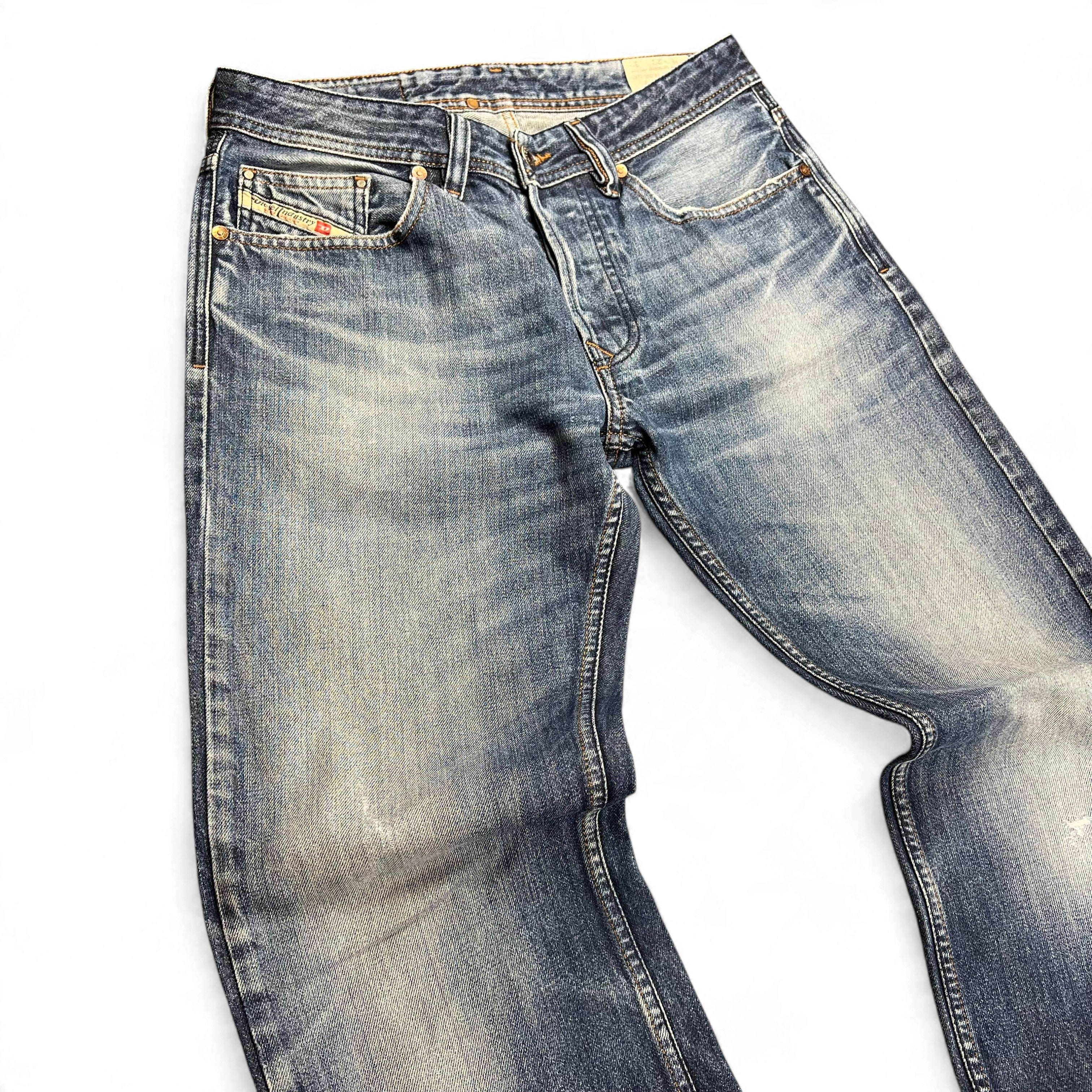 TWC Vintage Diesel Larkee Straight Jeans in verwaschenem Blau mit klassischem Five-Pocket-Design