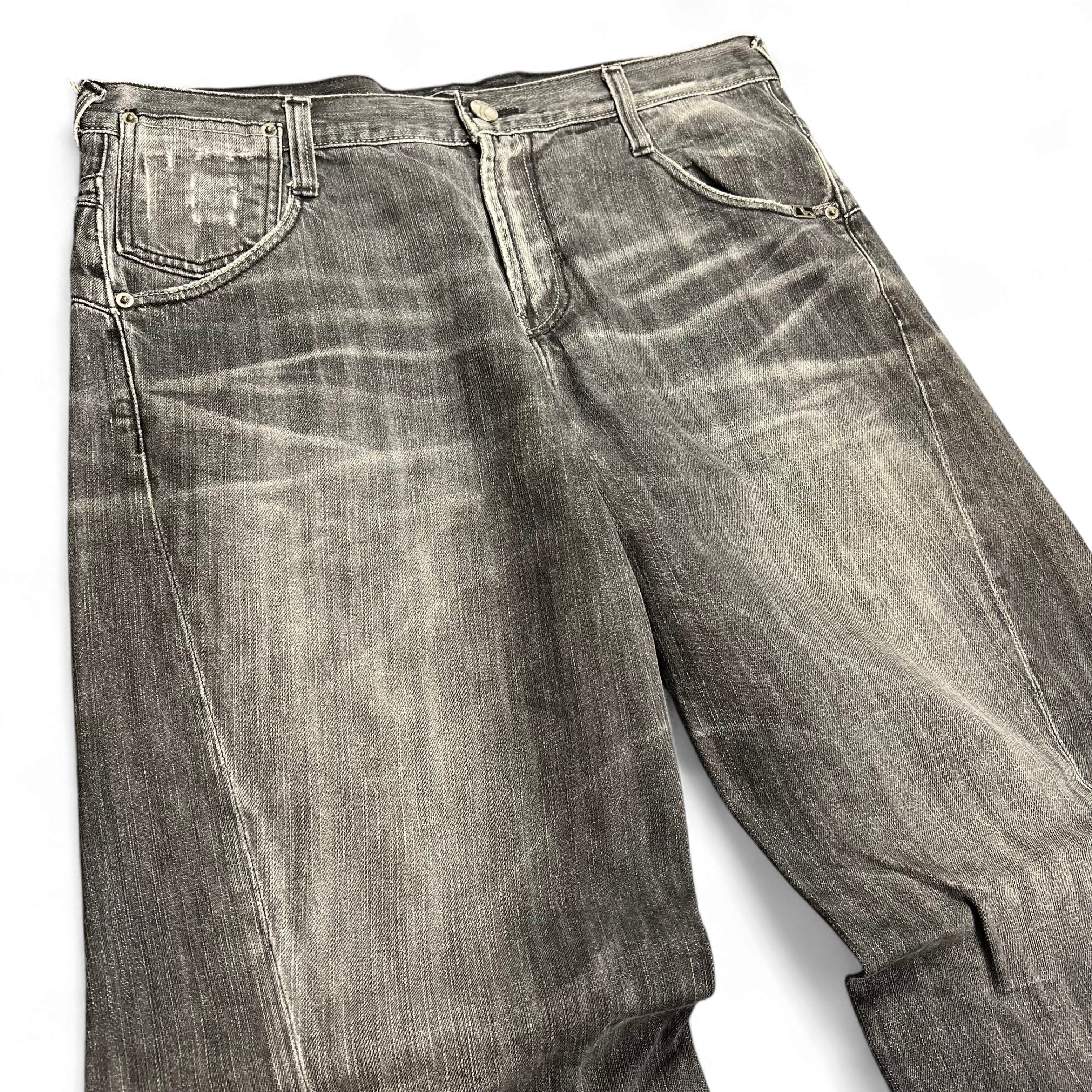 TWC Vintage Evisu KC Baggy Jeans in verwaschenem Grau mit weiter Passform und markanten Abnutzungsspuren