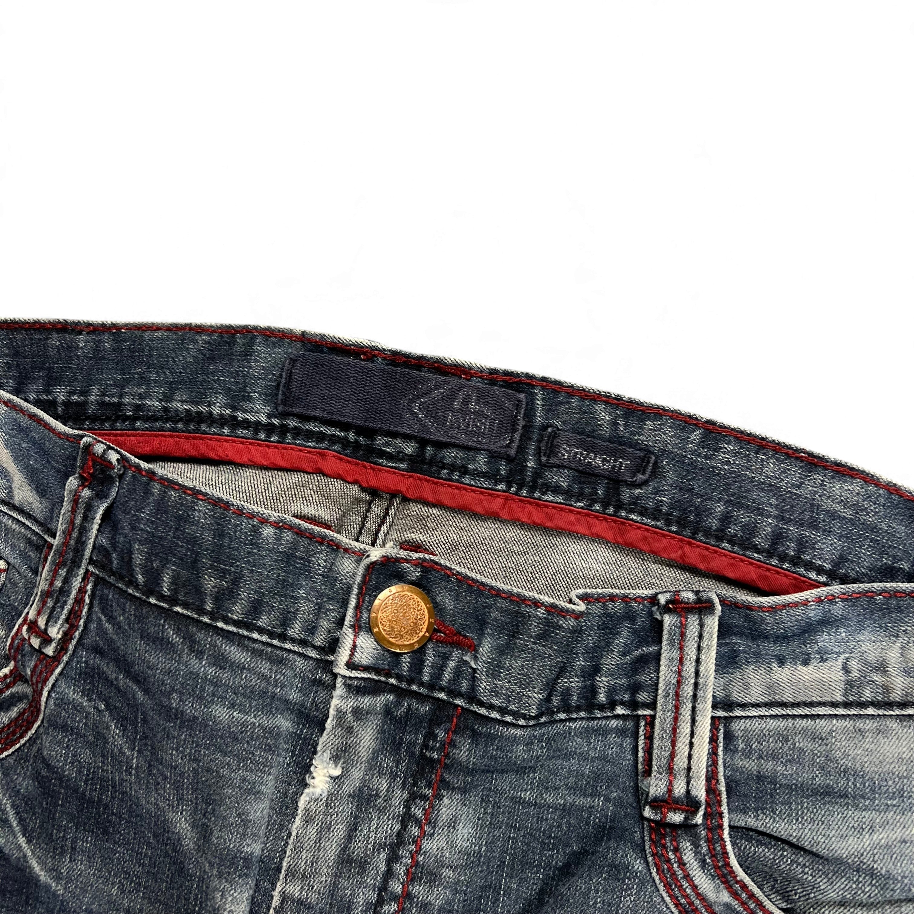 TWC Vintage Evisu KC Straight Jeans in verwaschenem Blau mit roten Kontrastnähten und goldenem Knopfdetail