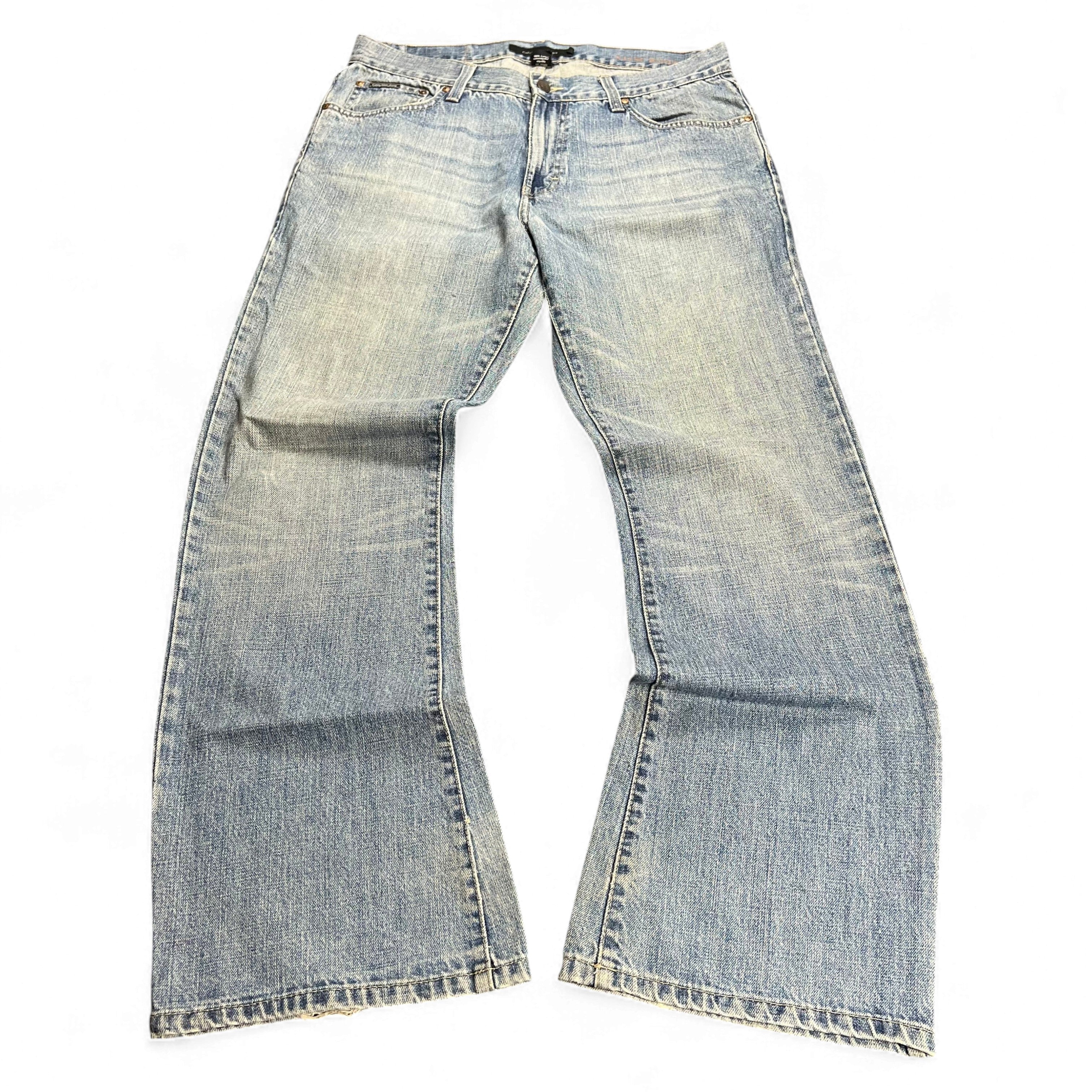 TWC Vintage Calvin Klein Bootcut Jeans aus hellblauem Denim im 2000er Jahre Stil mit verwaschener Optik