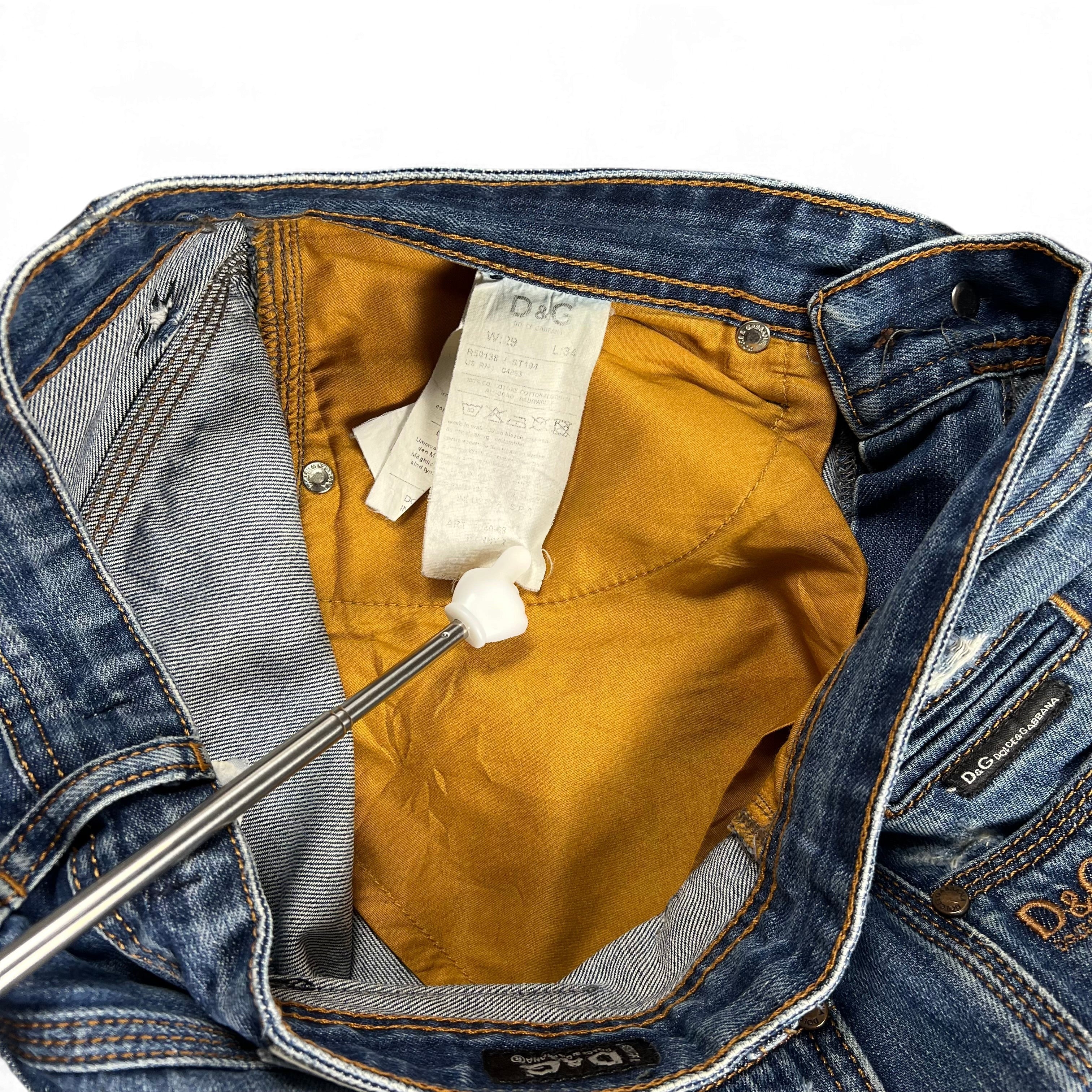 TWC Vintage Dolce&Gabbana Straight Jeans mit blauem Denim und ockerfarbenem Innenfutter, Detailansicht der Etiketten