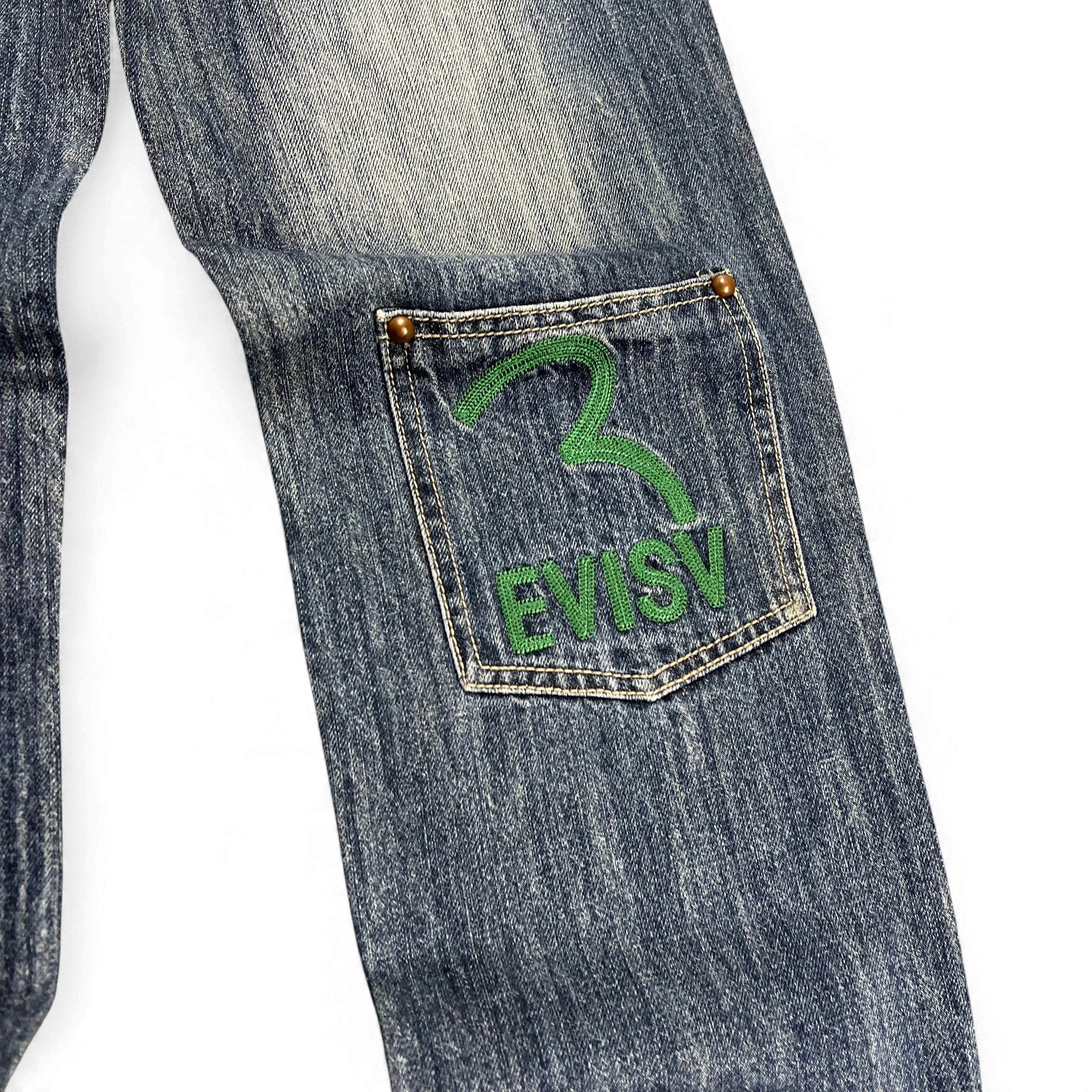 TWC Vintage Evisu KC x Puma Jeans mit blauer Waschung und grünem gesticktem Logo auf der Gesäßtasche