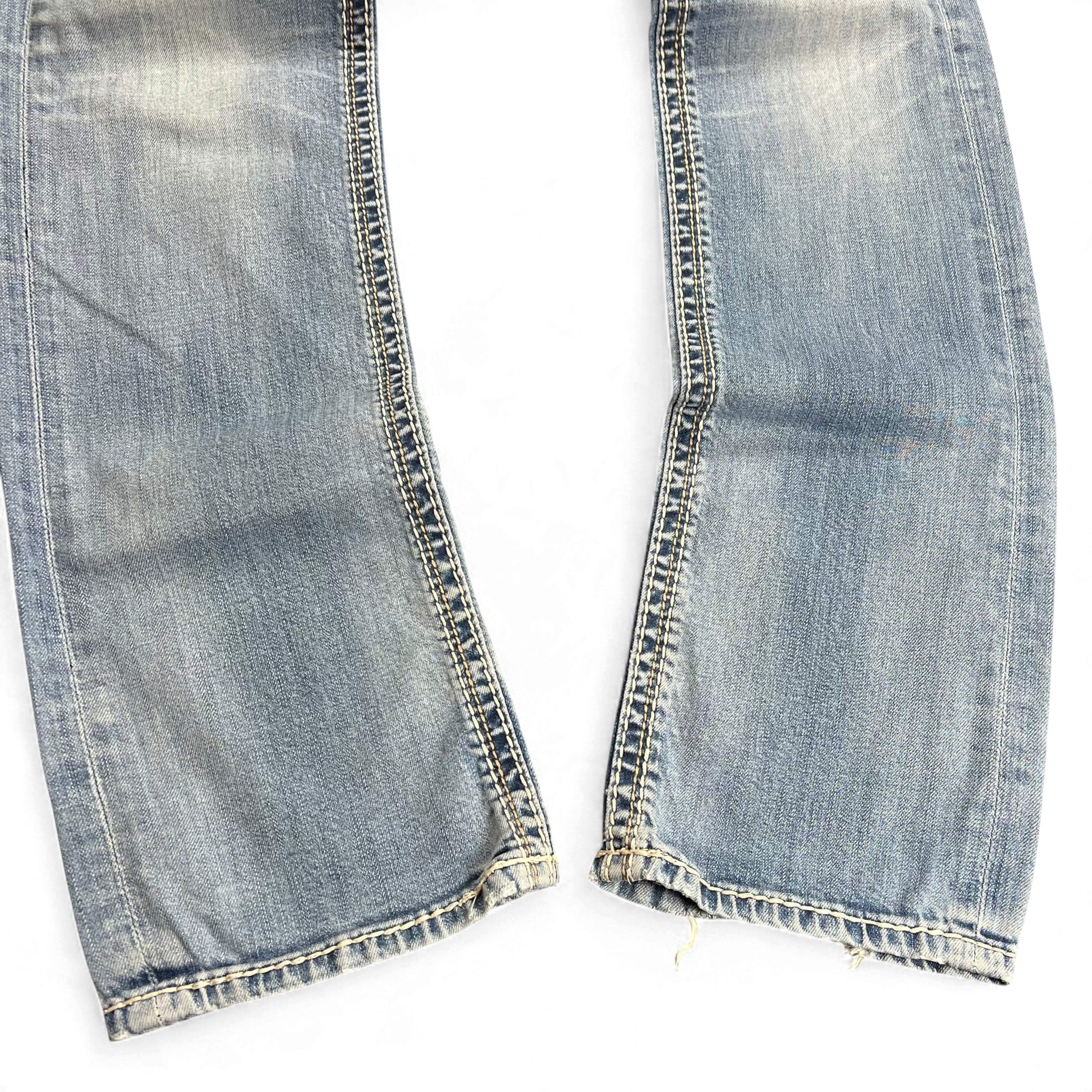 TWC Vintage Rock Revival Jeans mit geradem Bein in verwaschenem Hellblau und markanten Ziernähten