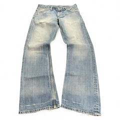 TWC Vintage Levi's 507 Bootcut Jeans in hellblauem Denim mit Used-Optik und ausgefransten Säumen
