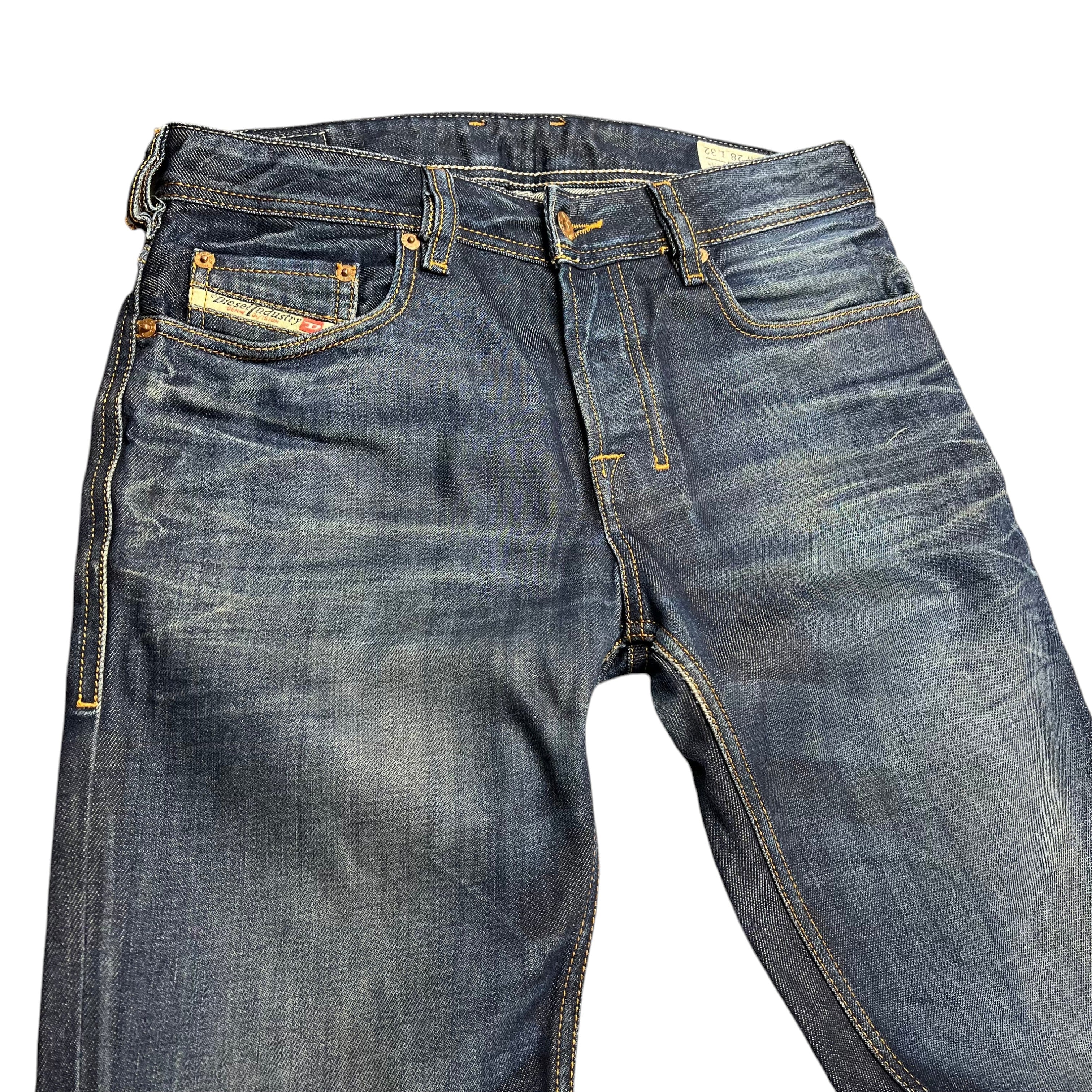 TWC Vintage Diesel Zatiny Bootcut Jeans in dunkelblauem Denim mit Used-Optik und Kontrastnähten