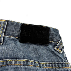 TWC Vintage Armani Jeans mit schwarzem Leder-Label und blauer Denim-Waschung