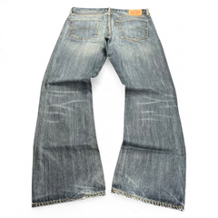 TWC Vintage Levi’s 527 Bootcut Jeans in verwaschenem Blau mit klassischem Schnitt und Gesäßtaschen