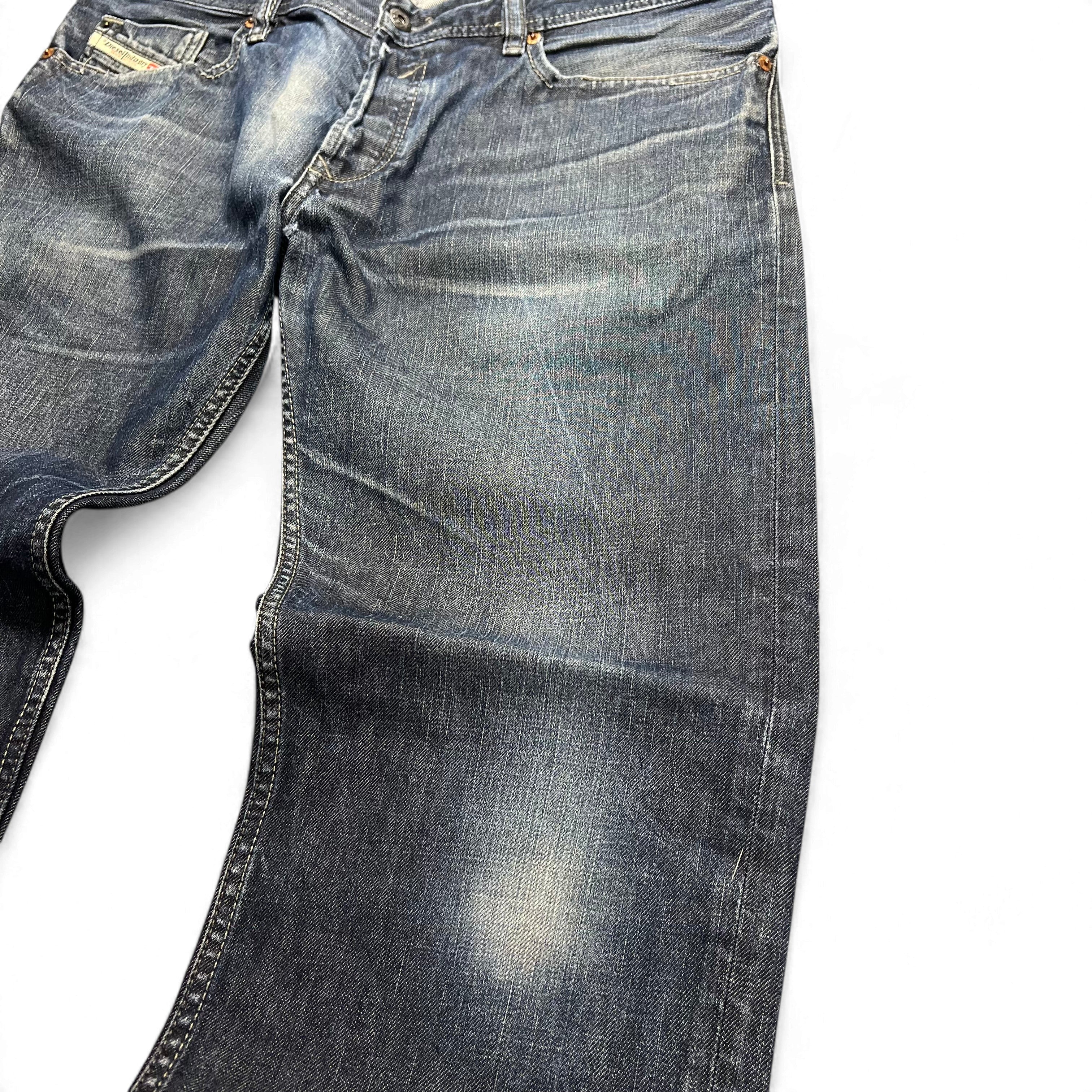 TWC Vintage Diesel Waykee Straight Jeans in verwaschenem Blau mit klassischem Five-Pocket-Design