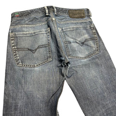 TWC Vintage Diesel Zatiny Bootcut Jeans in verwaschenem Blau mit Lederpatch und markanten Gesäßtaschen
