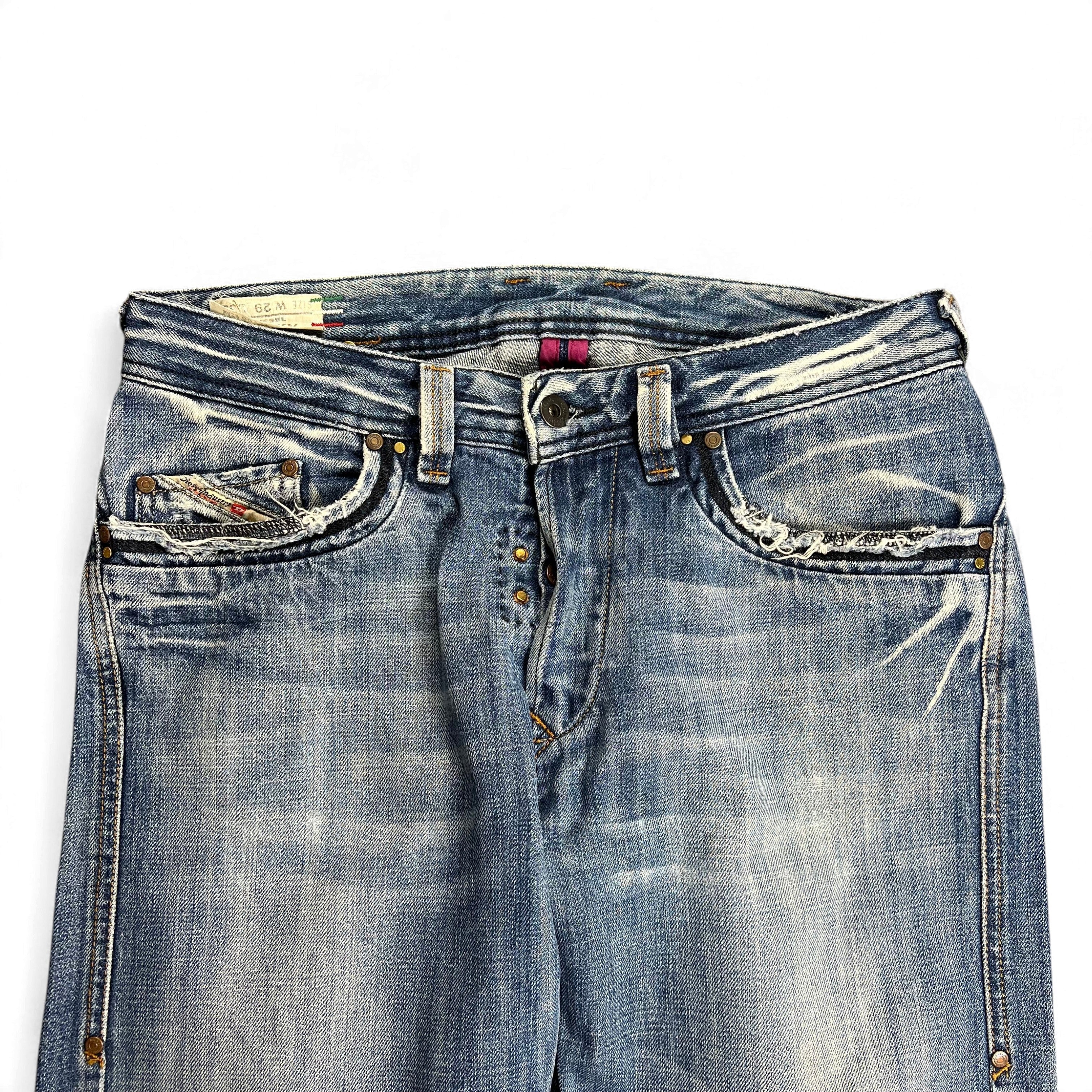 TWC Vintage Diesel Busky Straight Jeans in verwaschenem Blau mit Distressed-Details und Knopfleiste