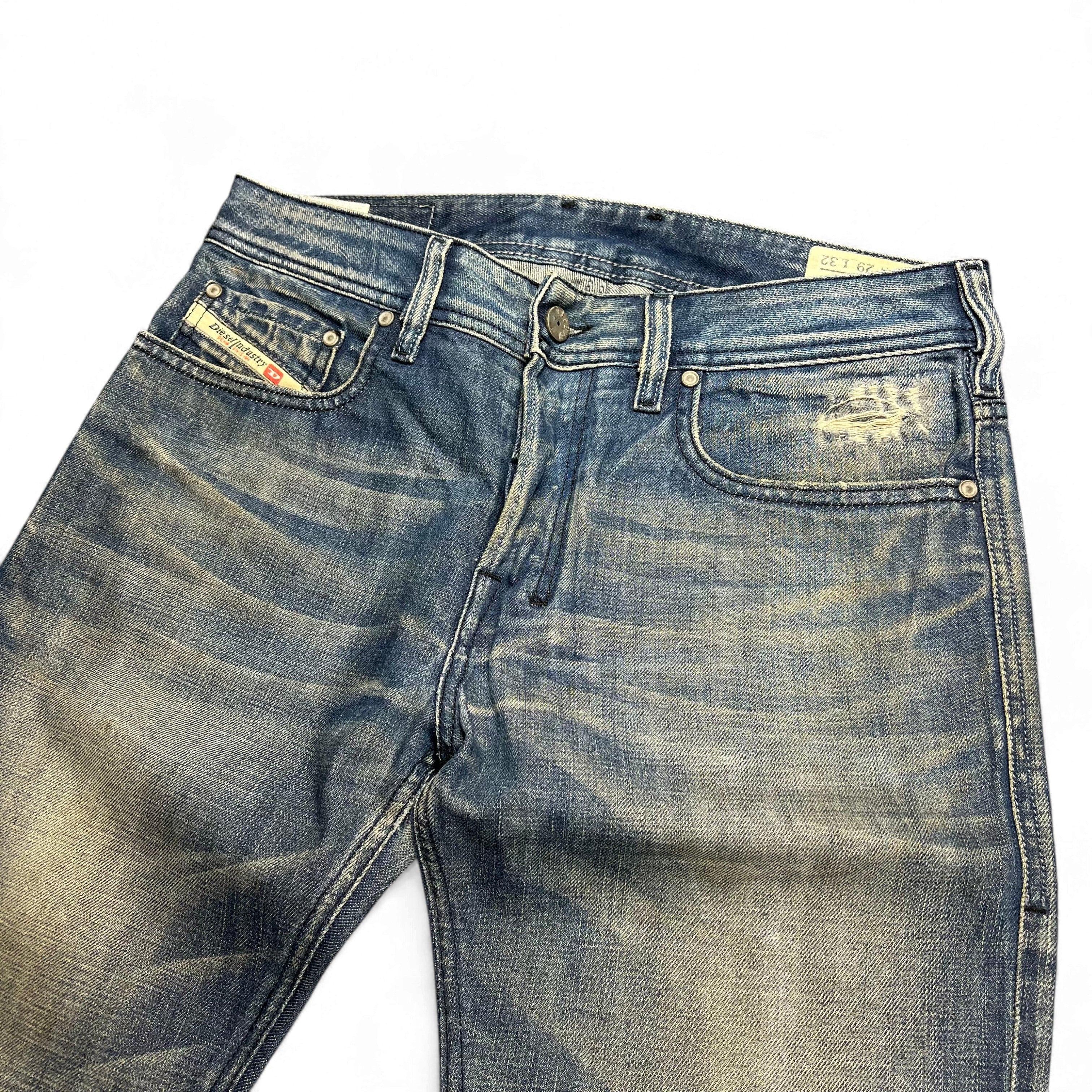 TWC Vintage Diesel Jeans mit geradem Schnitt in verwaschenem Blau und Used-Optik