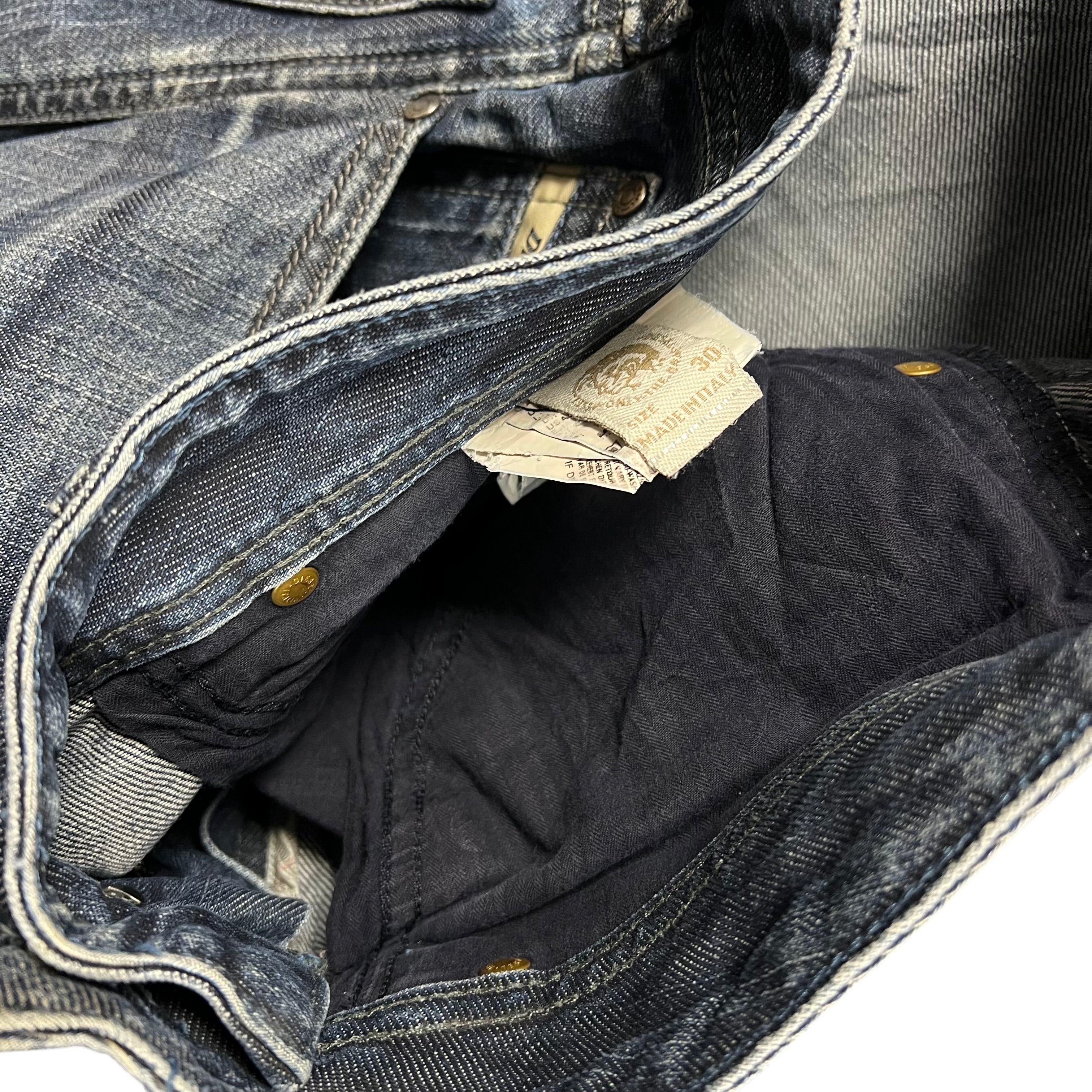 TWC Vintage Diesel Zatiny Bootcut Jeans mit Innenetikett und Waschung in Blau