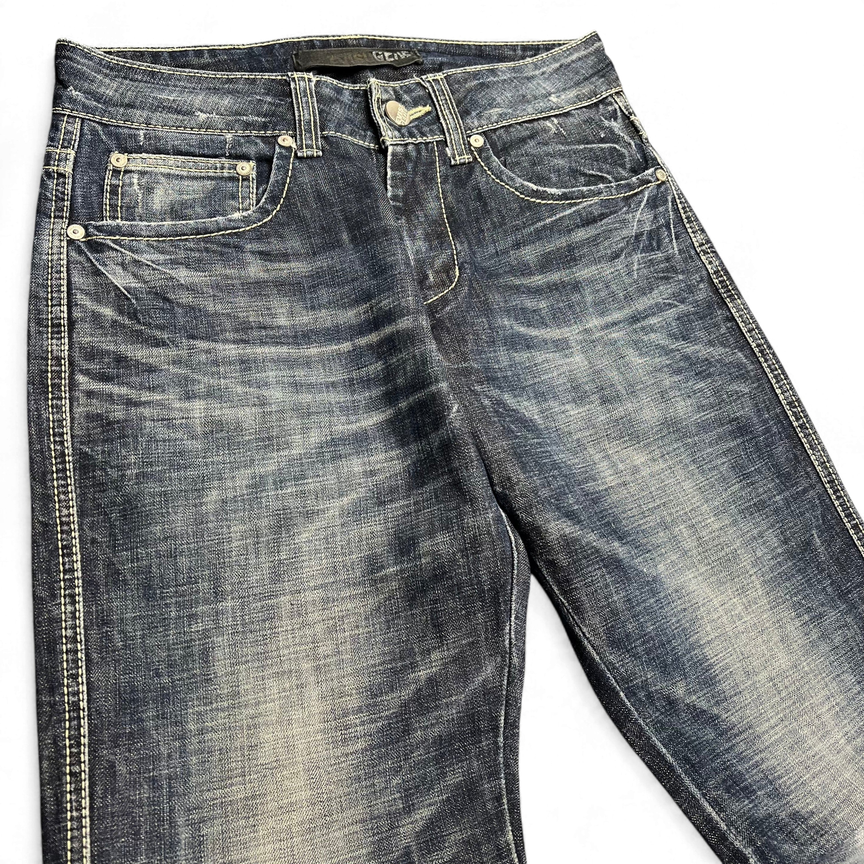 TWC Vintage Evisu KC Straight Jeans in verwaschenem Dunkelblau mit markanten Whiskers und Kontrastnähten