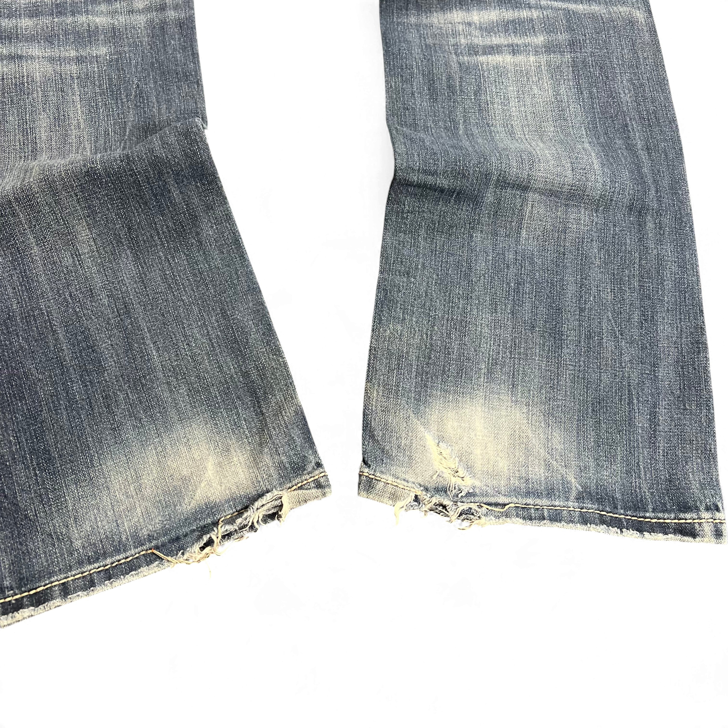 TWC Vintage Rock Revival Jeans mit geradem Bein in verwaschenem Blau und abgenutzten Säumen