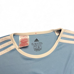 TWC Vintage Adidas Sport-T-Shirt in Babyblau mit Aeroready-Technologie und weißen Schulterstreifen