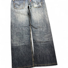 Levi’s Straight (M | W32)