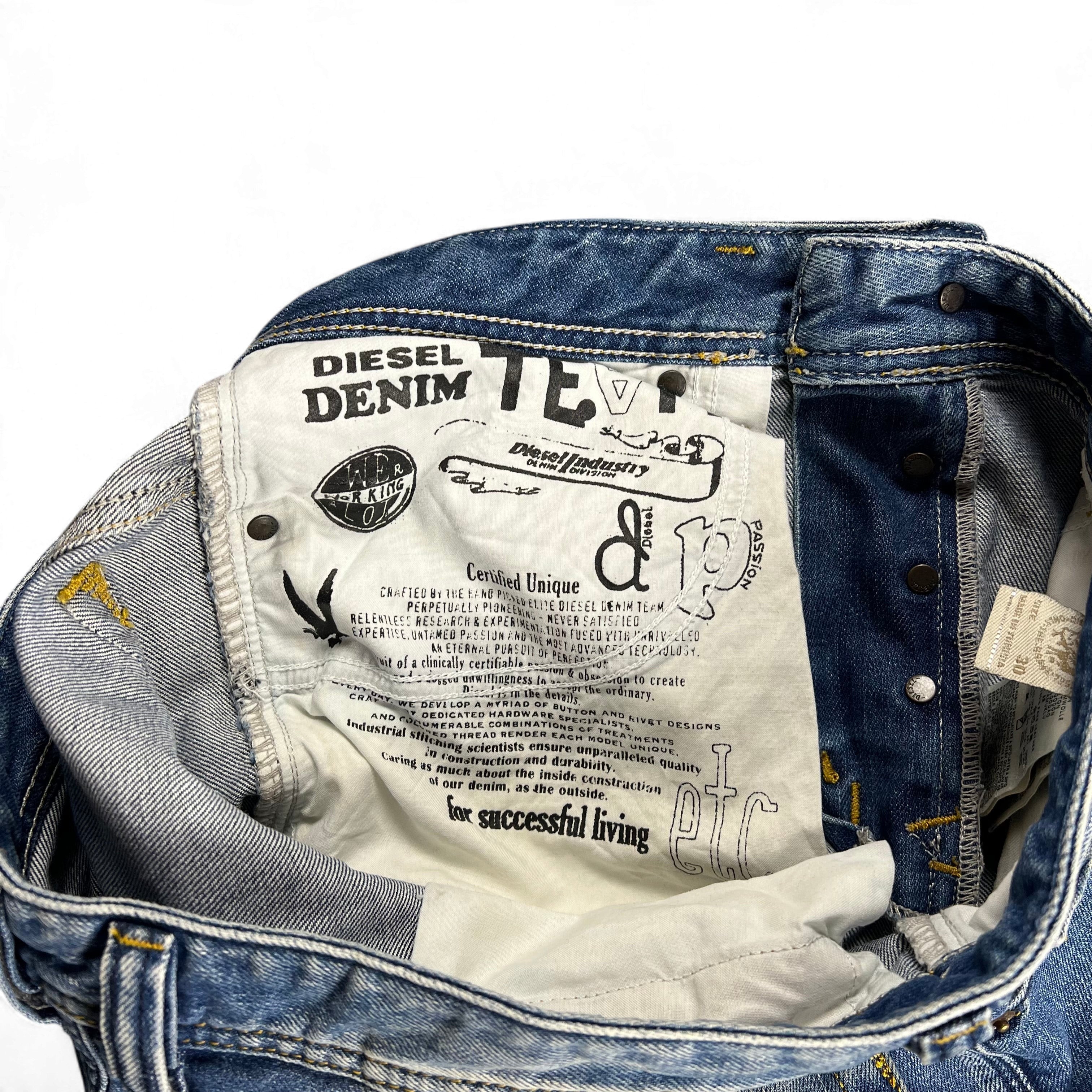 TWC Vintage Diesel Larkee Straight Jeans mit bedrucktem Innenfutter und Knopfleiste