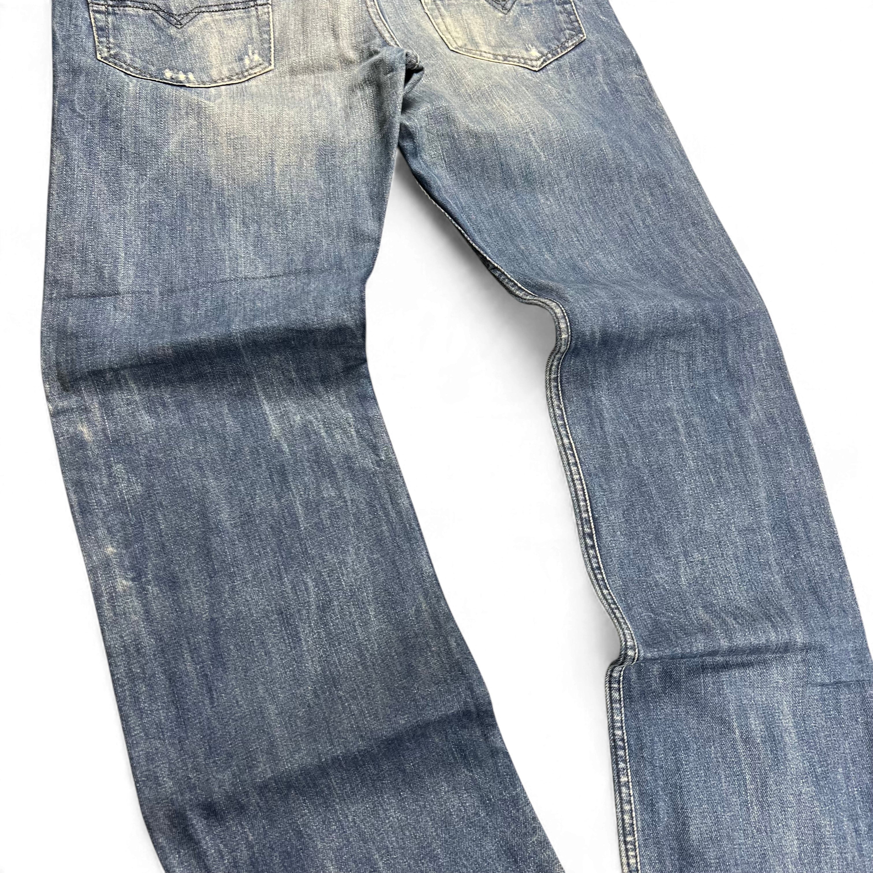 TWC Vintage Diesel Safado Straight Jeans in verwaschenem Blau mit Used-Look und geradem Schnitt