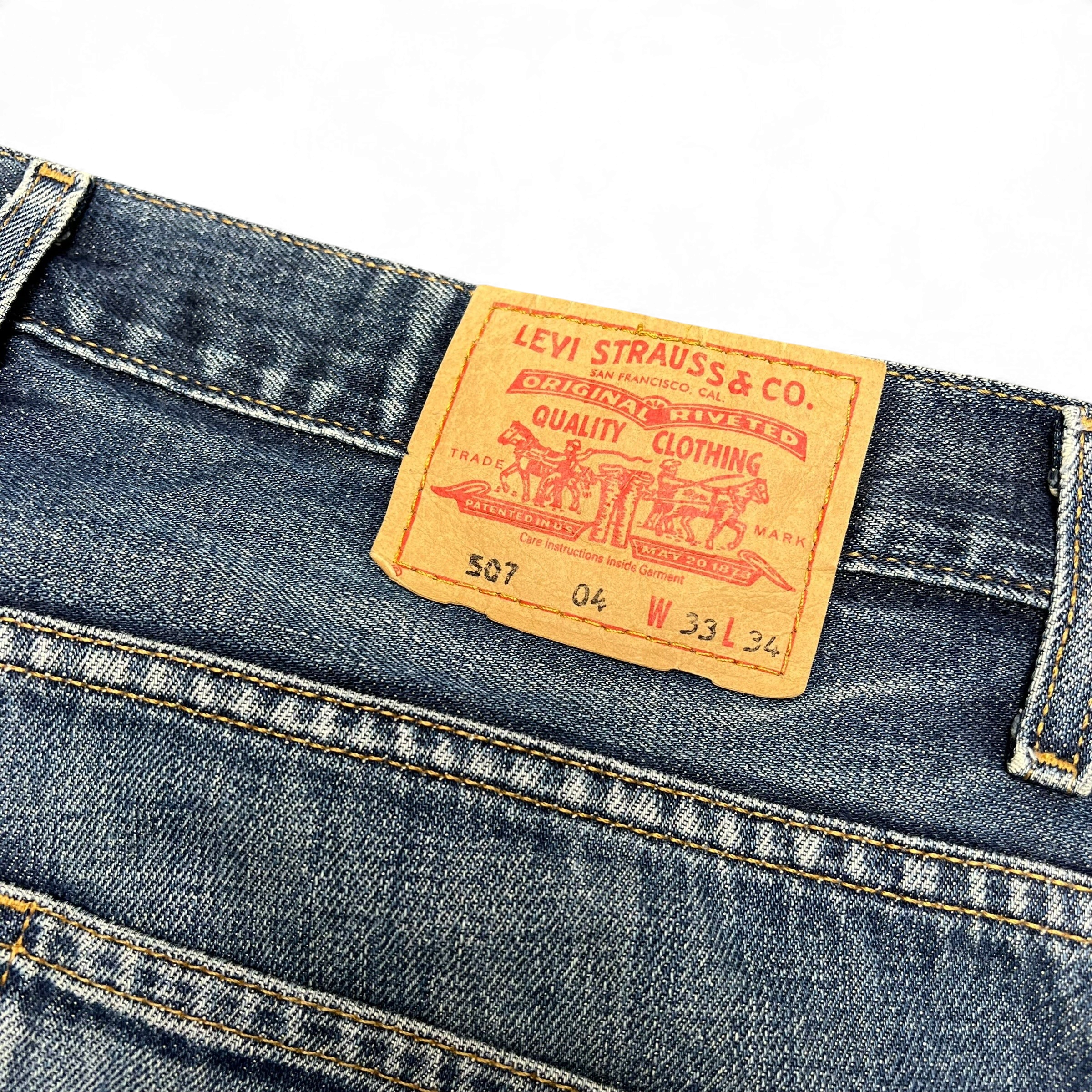 TWC Vintage Levi's 507 Bootcut Jeans mit klassischem Leder-Patch in Dunkelblau