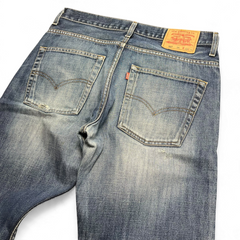 TWC Vintage Levi’s 507 Bootcut Jeans in verwaschenem Blau mit klassischem Lederpatch und Gesäßtaschen