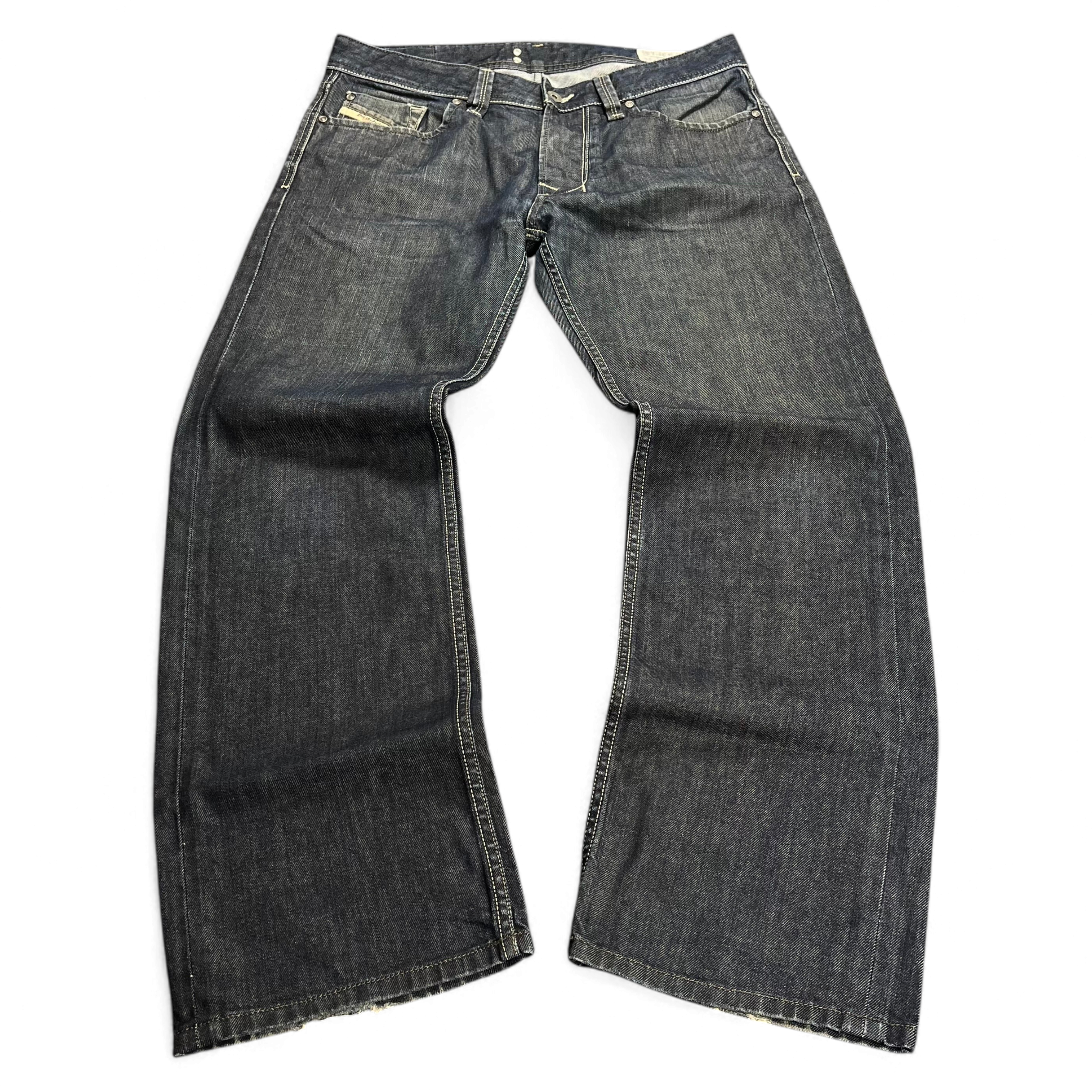 TWC Vintage Diesel Larkee Straight Jeans in dunkelblauem Denim mit klassischem Schnitt und Kontrastnähten