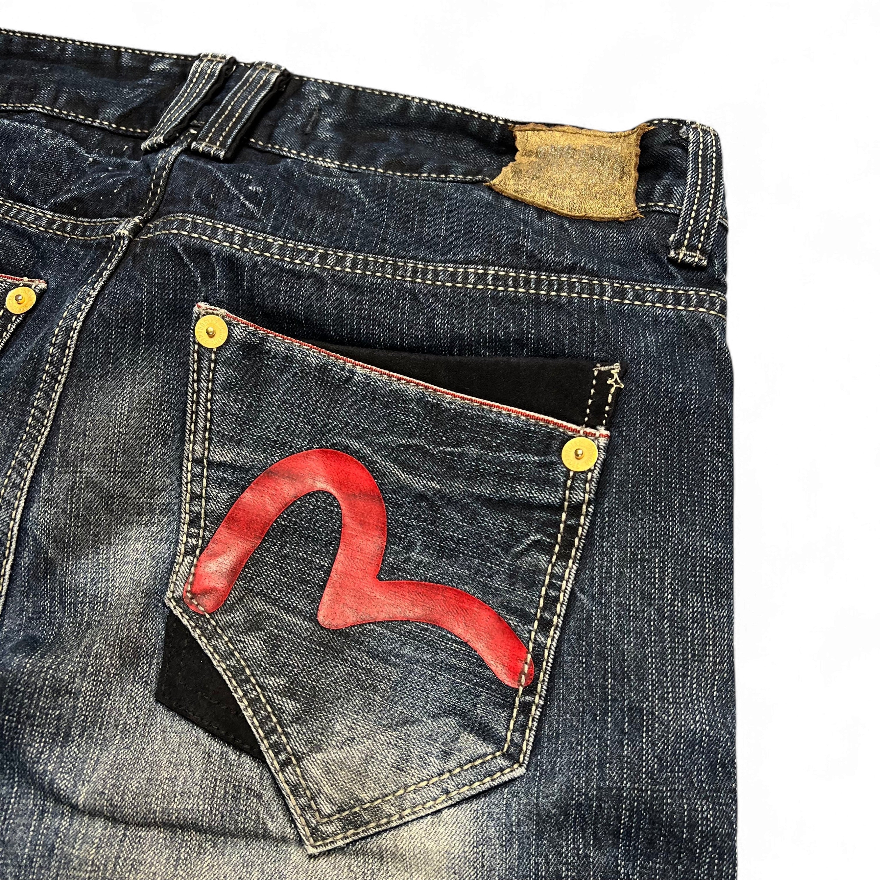 TWC Vintage Evisu KC Straight Jeans in dunkelblauem Denim mit rotem Seagull-Logo auf der Gesäßtasche