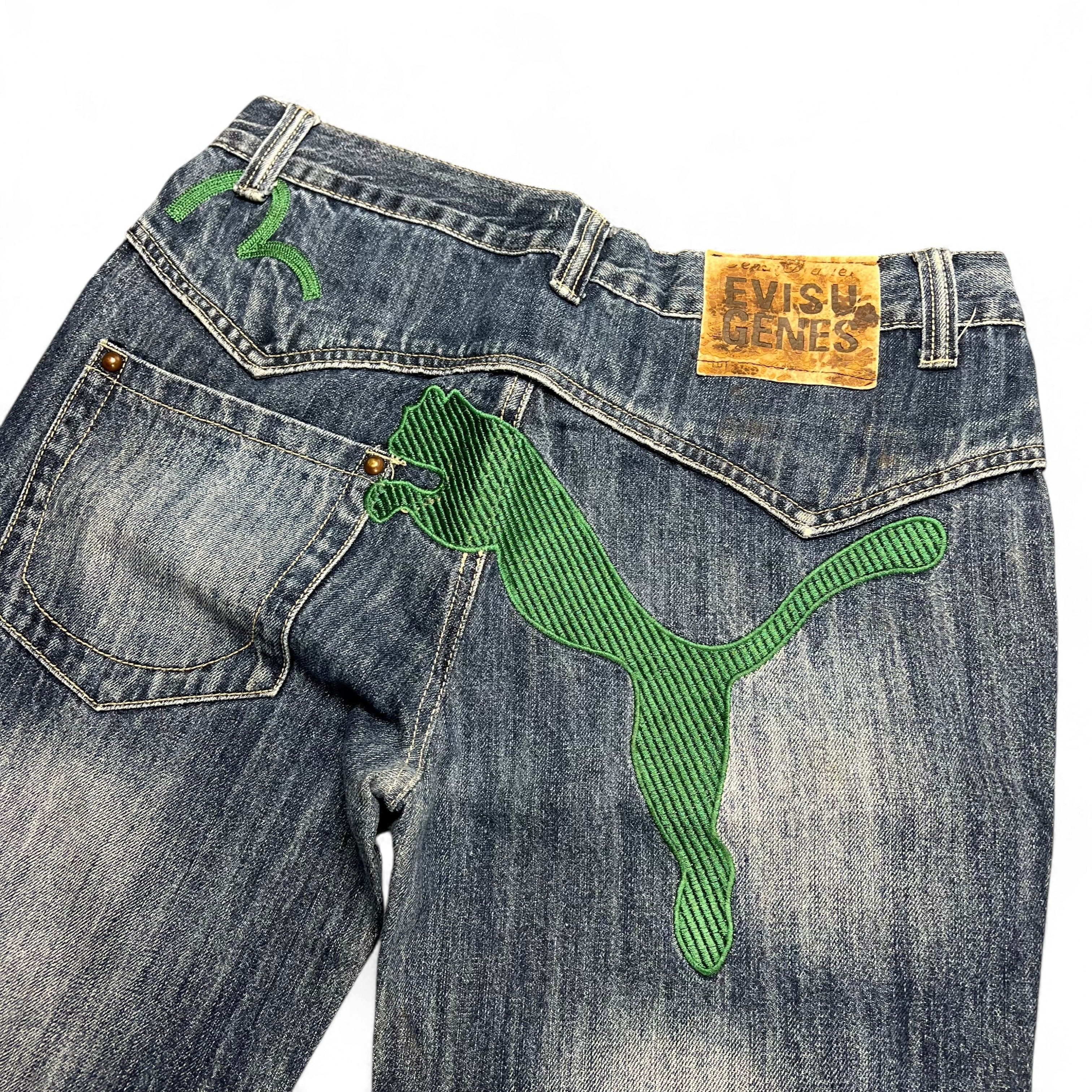TWC Vintage Evisu x Puma Jeans mit grüner Stickerei und Lederpatch auf der Rückseite