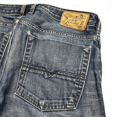 TWC Vintage Diesel Straight USA Jeans in verwaschenem Blau mit Leder-Label und Gesäßtasche