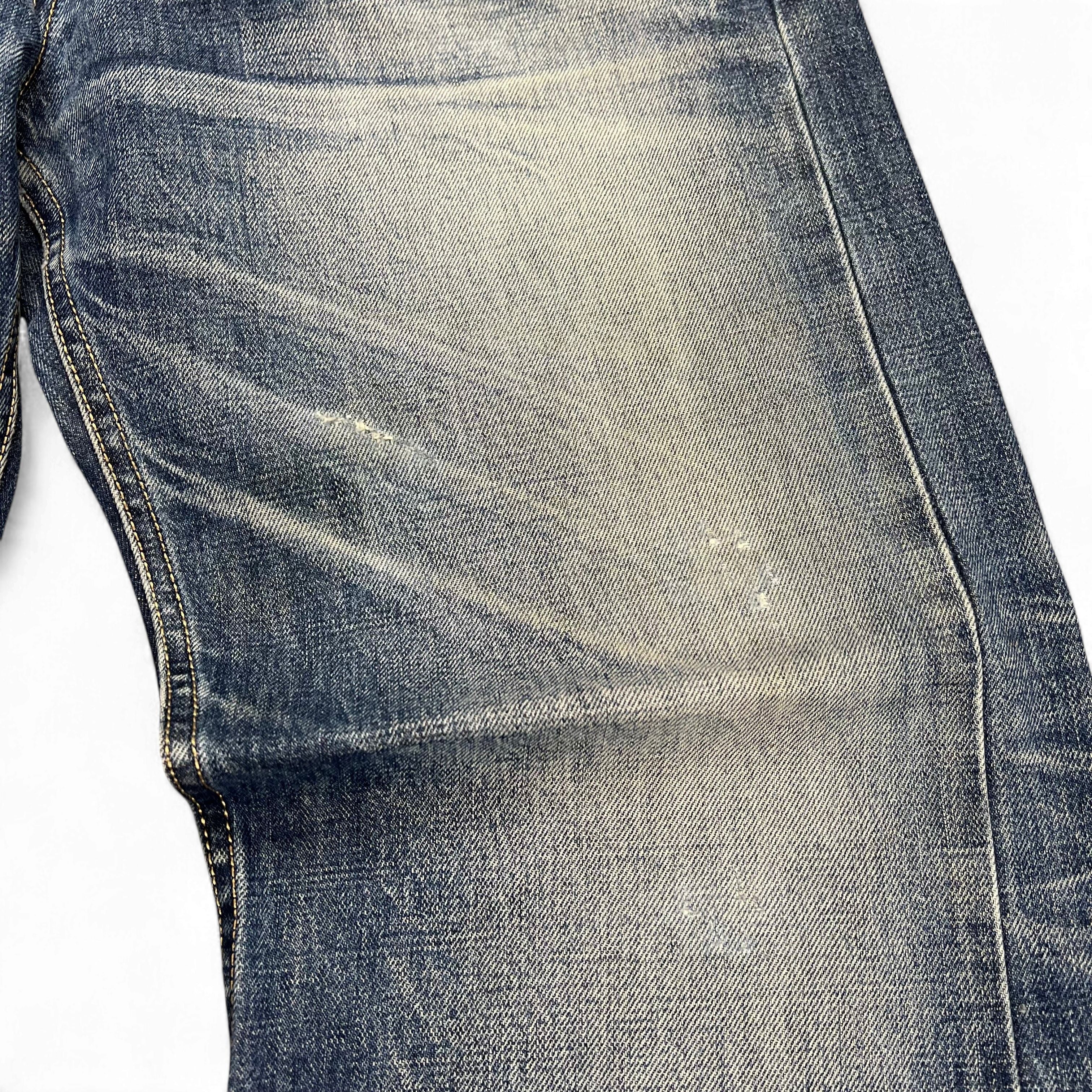 TWC Vintage japanische Selvedge-Jeans mit verblasster Waschung und leichten Abnutzungsspuren am Oberschenkel