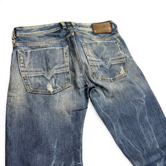 TWC Vintage Diesel Zatiny Bootcut Jeans in verwaschenem Blau mit Lederpatch und Gesäßtaschen-Details