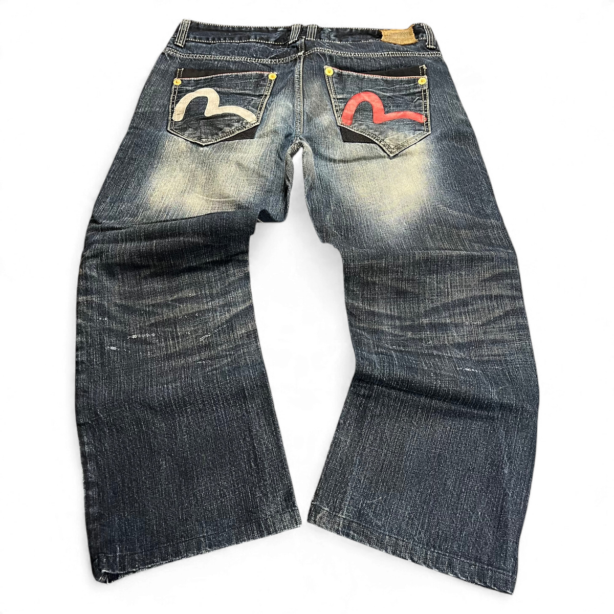 TWC Vintage Evisu KC Straight Jeans in dunkelblauem Denim mit ikonischen bemalten Gesäßtaschen und geradem Schnitt