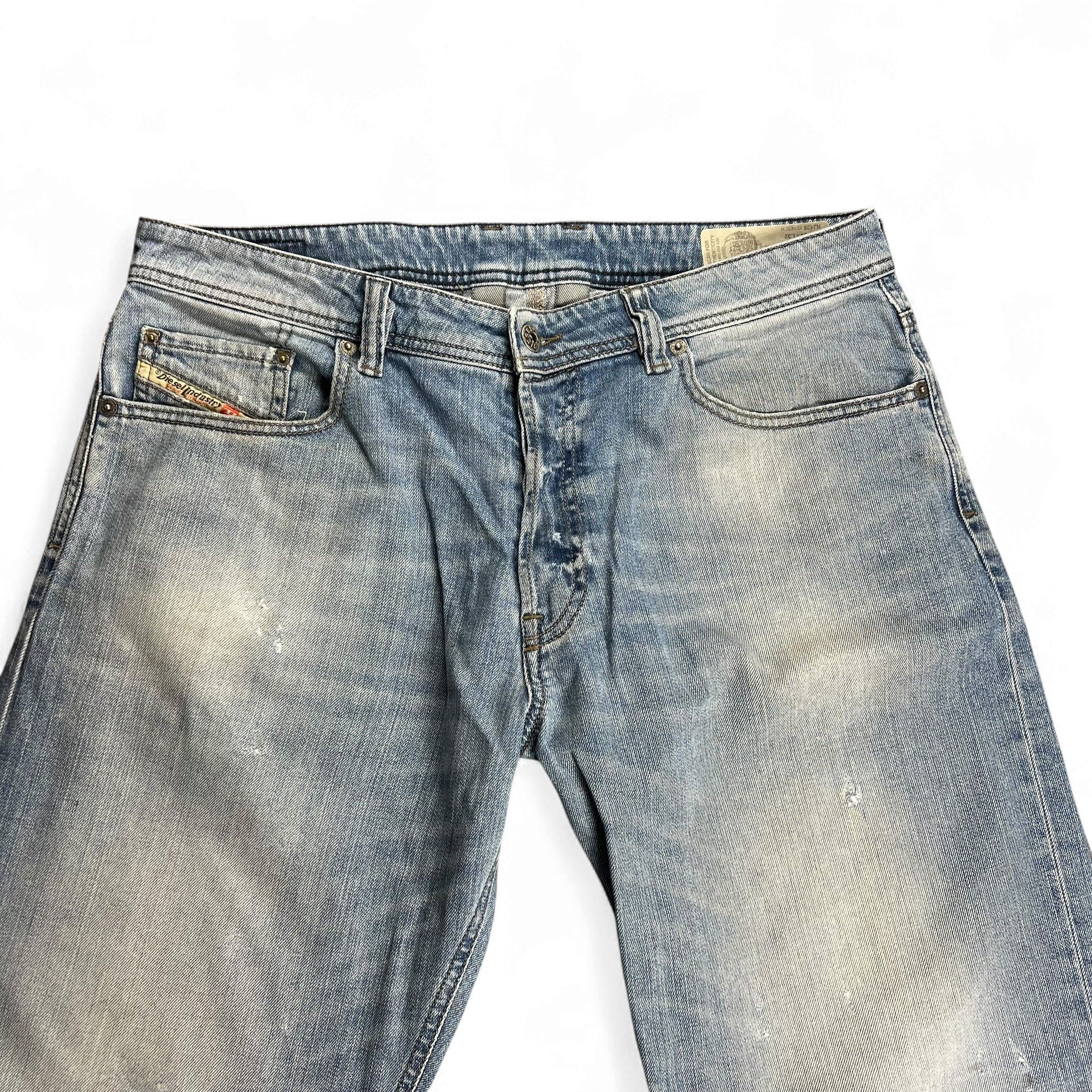 TWC Vintage Diesel Larkee Straight Jeans in hellblauem Denim mit Used-Look und klassischem Five-Pocket-Design